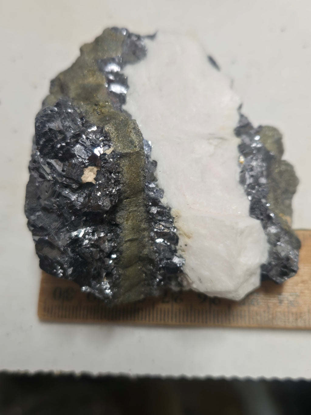Galena manganocalcite