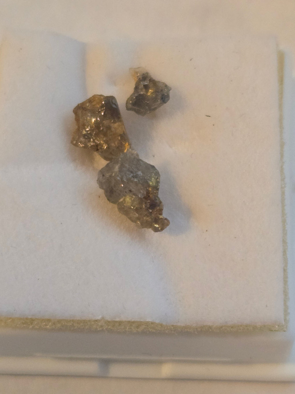 Gold in quartz specimens
