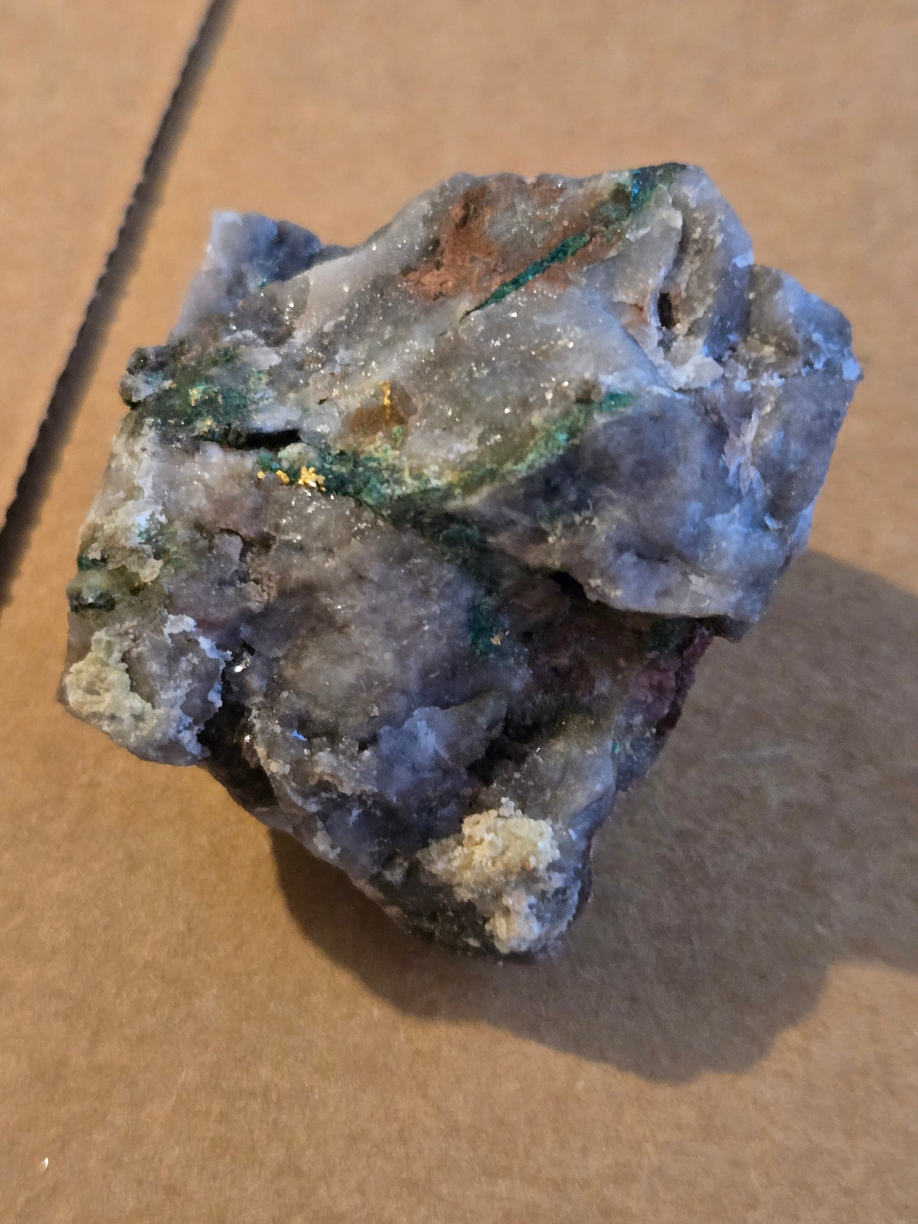 Gold in quartz with Malachite