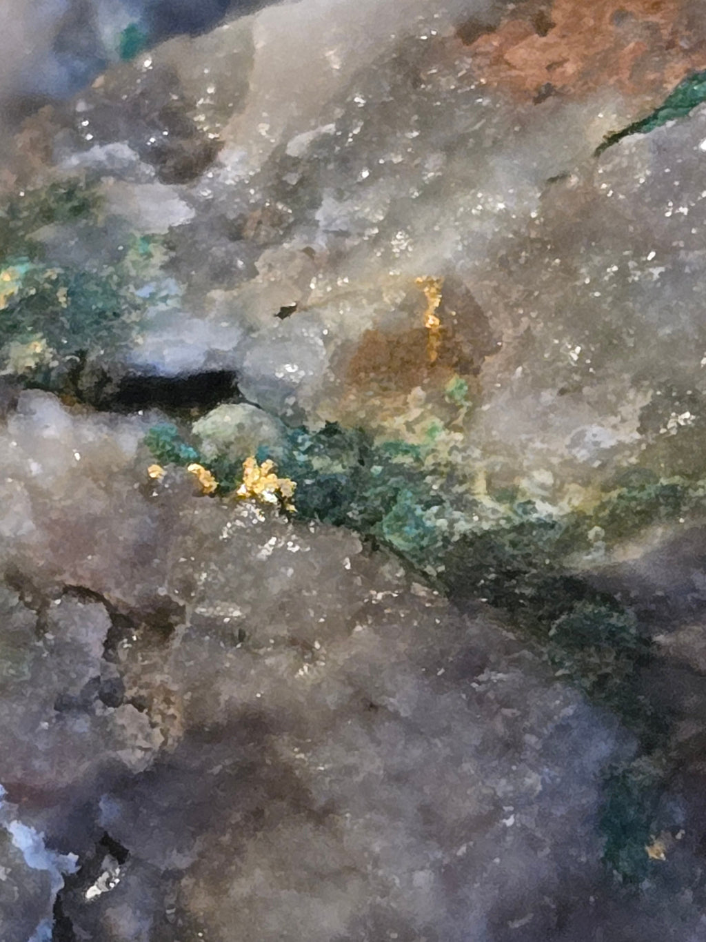 Gold in quartz with Malachite