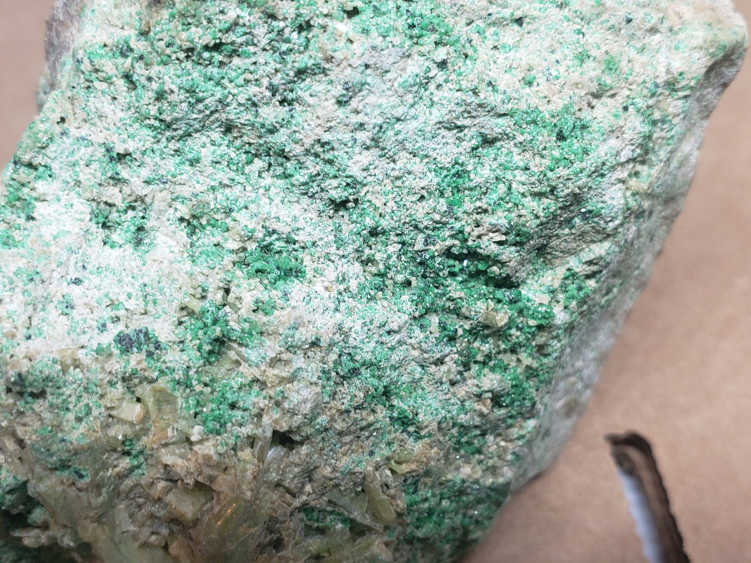 Grossularite specimen
