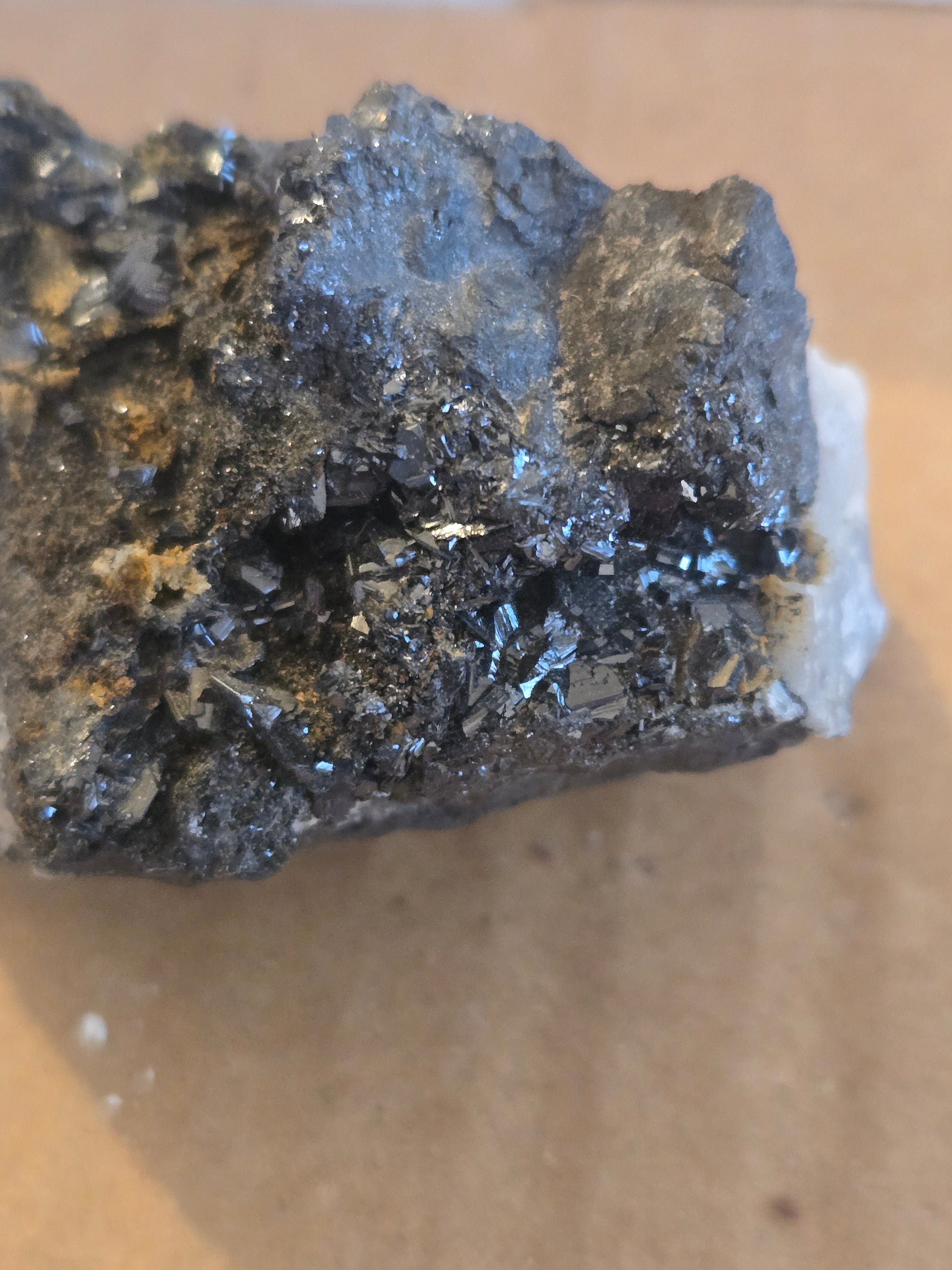 Groutite crystals in matrix