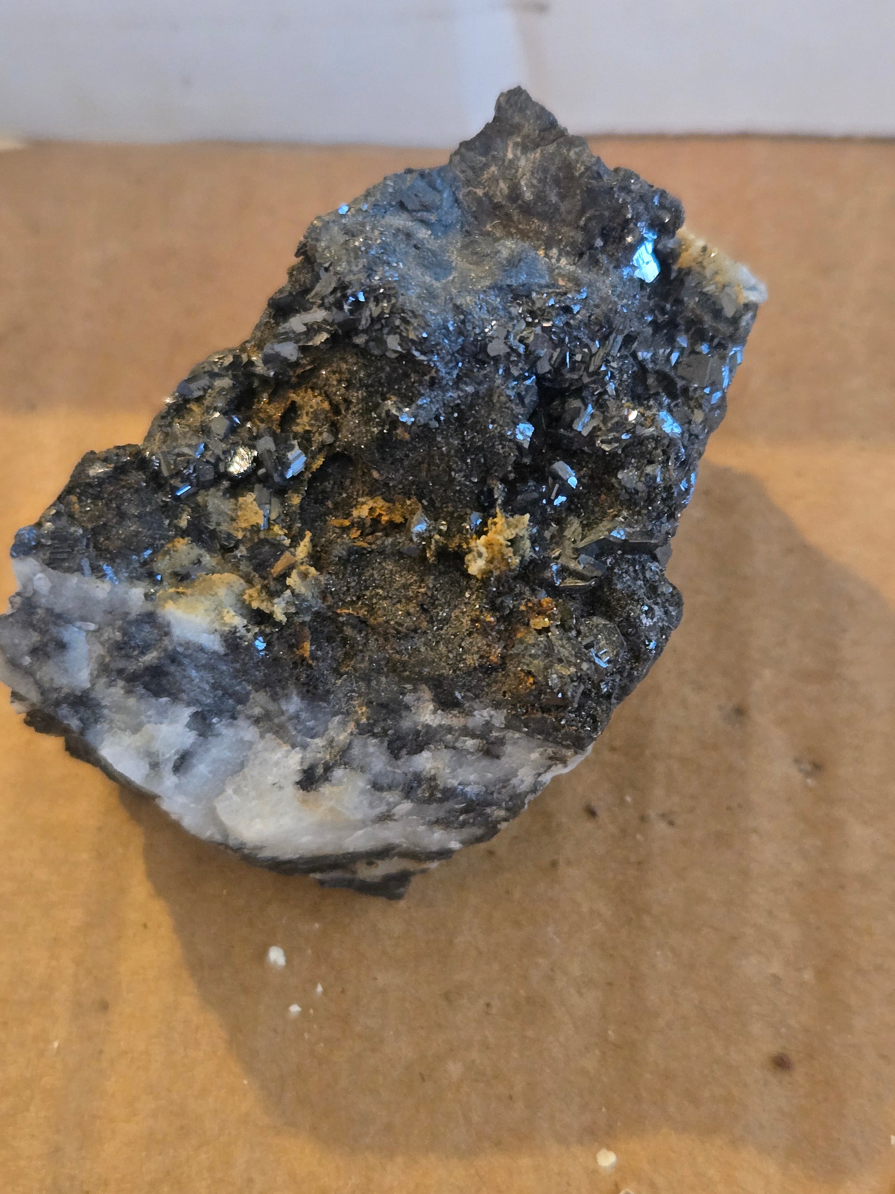 Groutite crystals in matrix