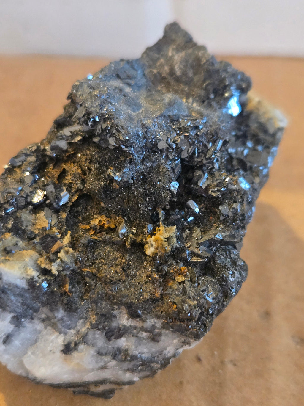 Groutite crystals in matrix