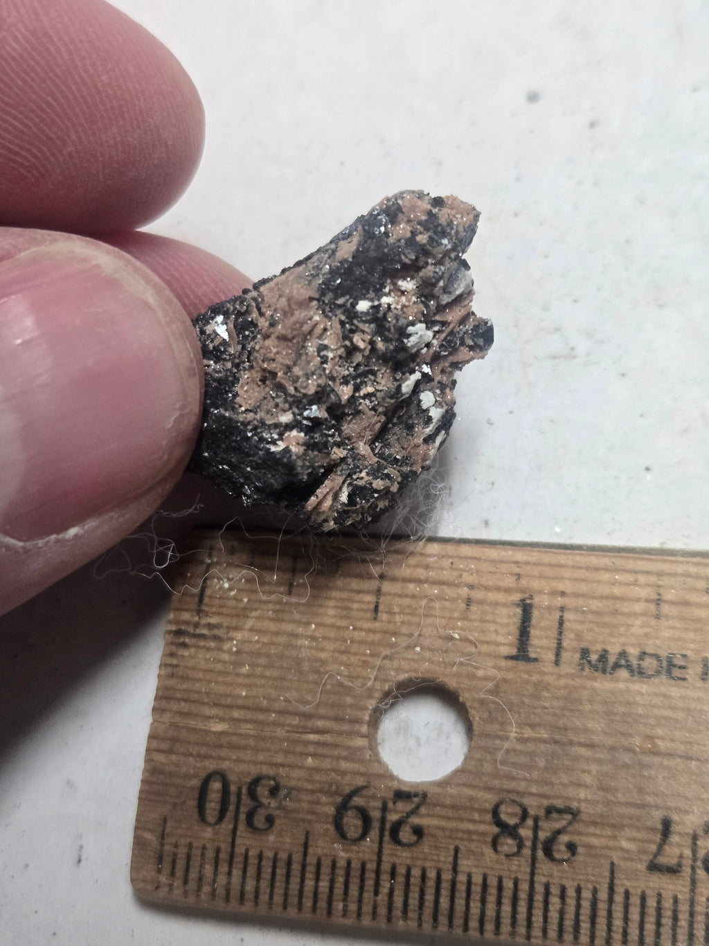 Hausmannite with andradite