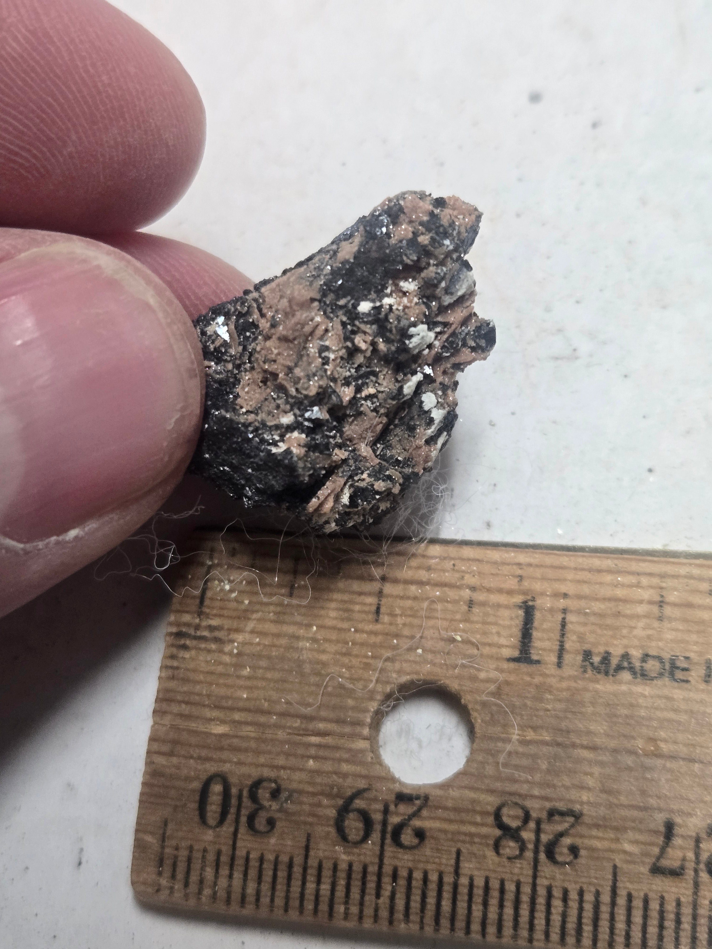 Hausmannite with andradite