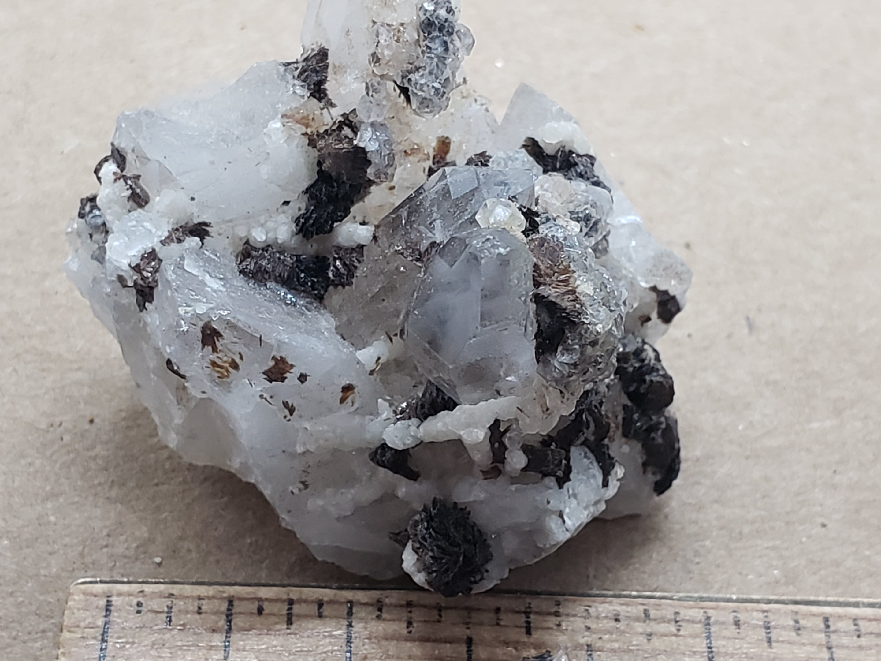 Hubeite with Quartz