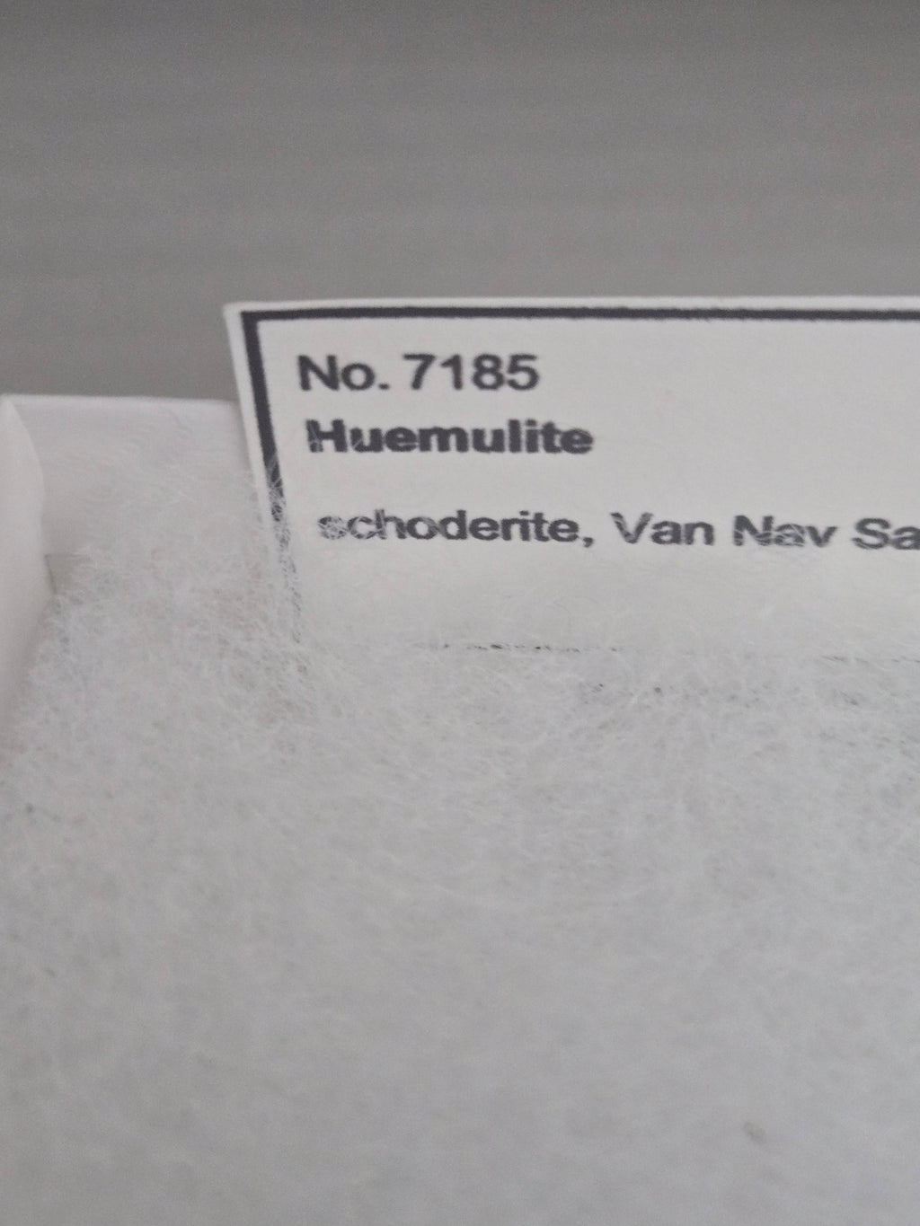Huemulite on schoderite