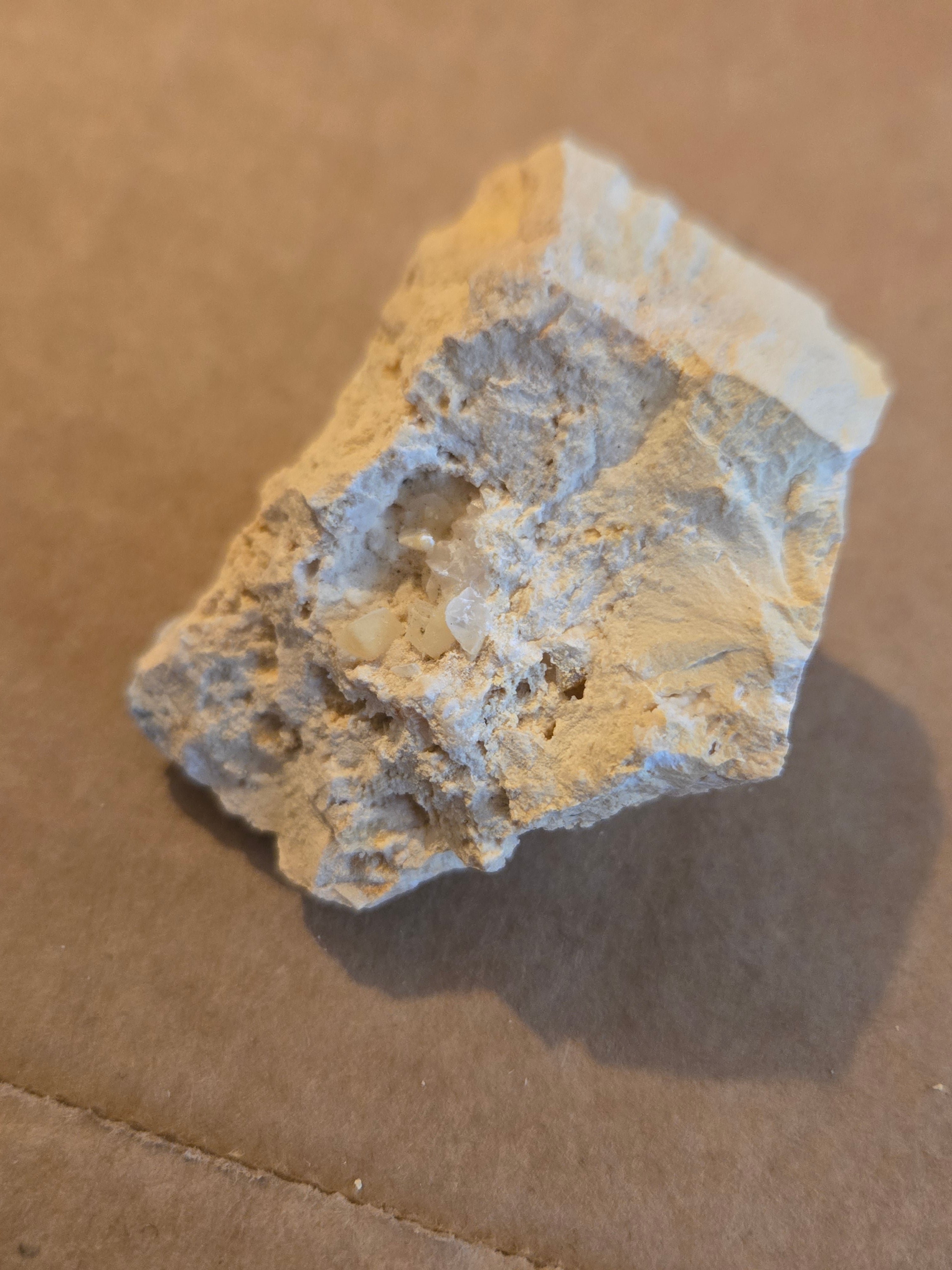 Huntite on Magnesite