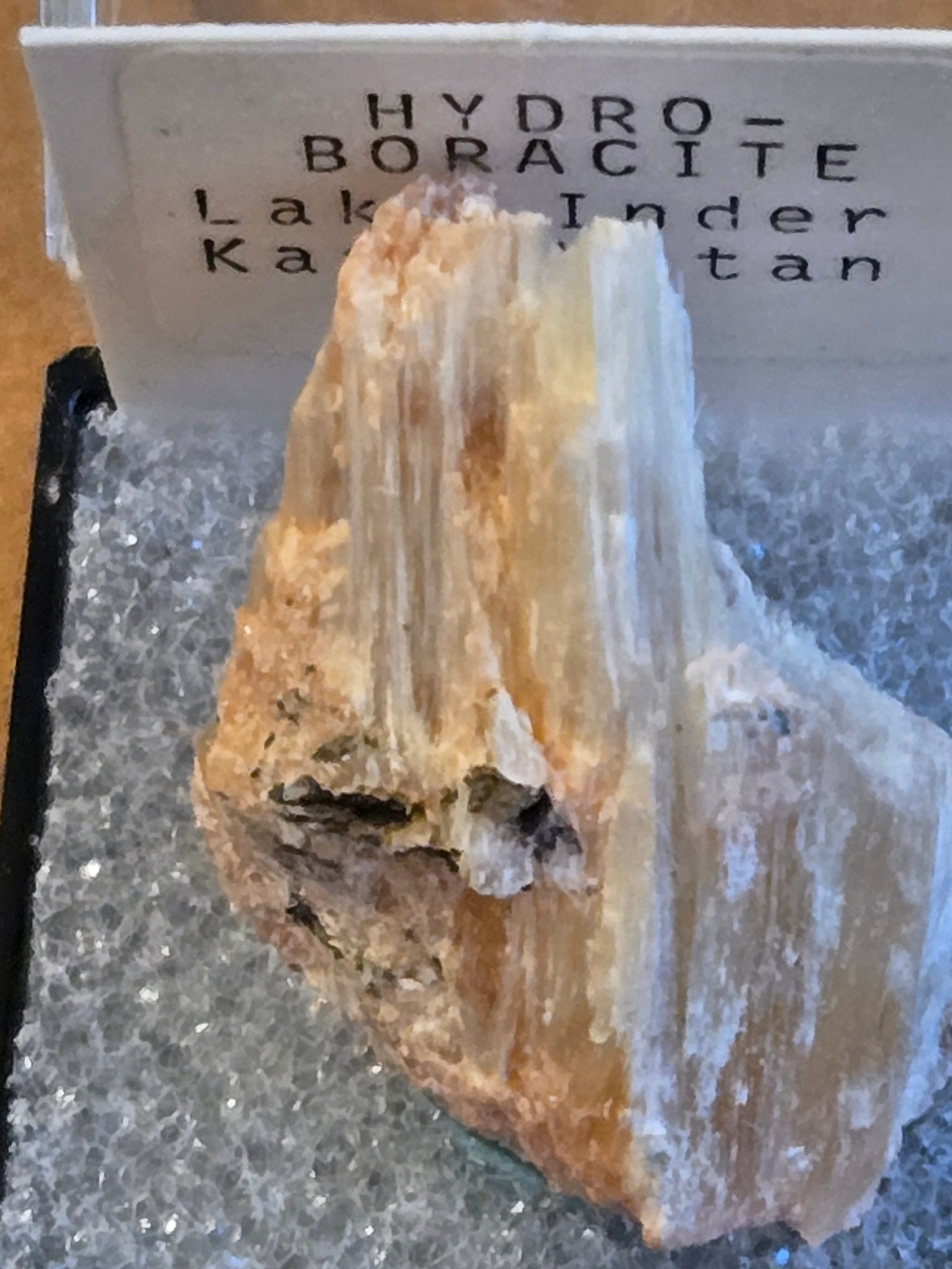Hydroboracite specimen
