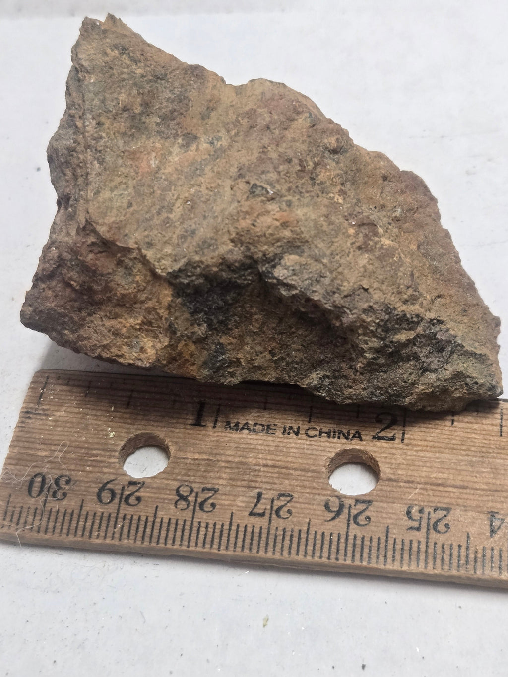 Ianthinite with soddyite