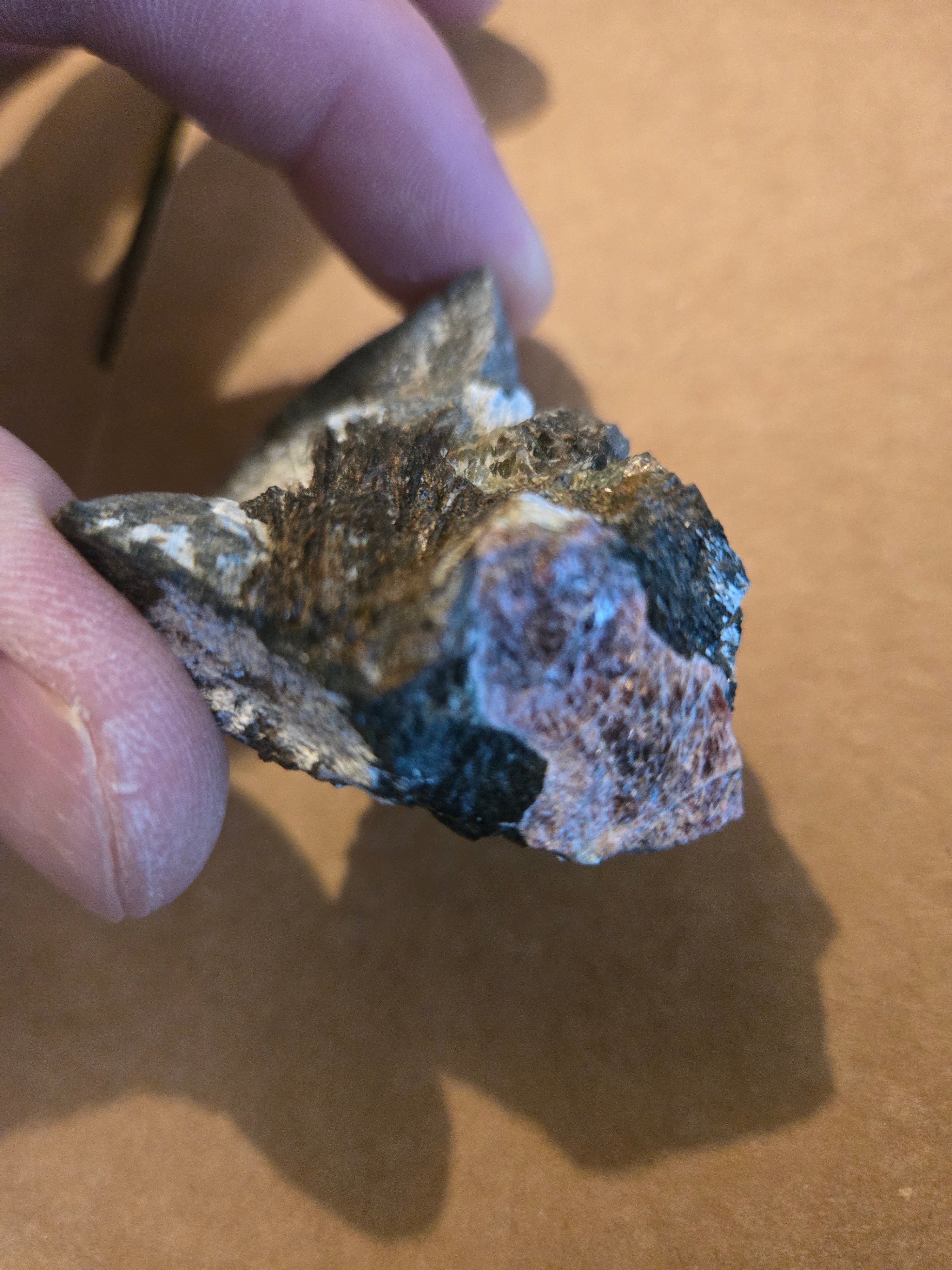 Lamprophyllite with eudialyte