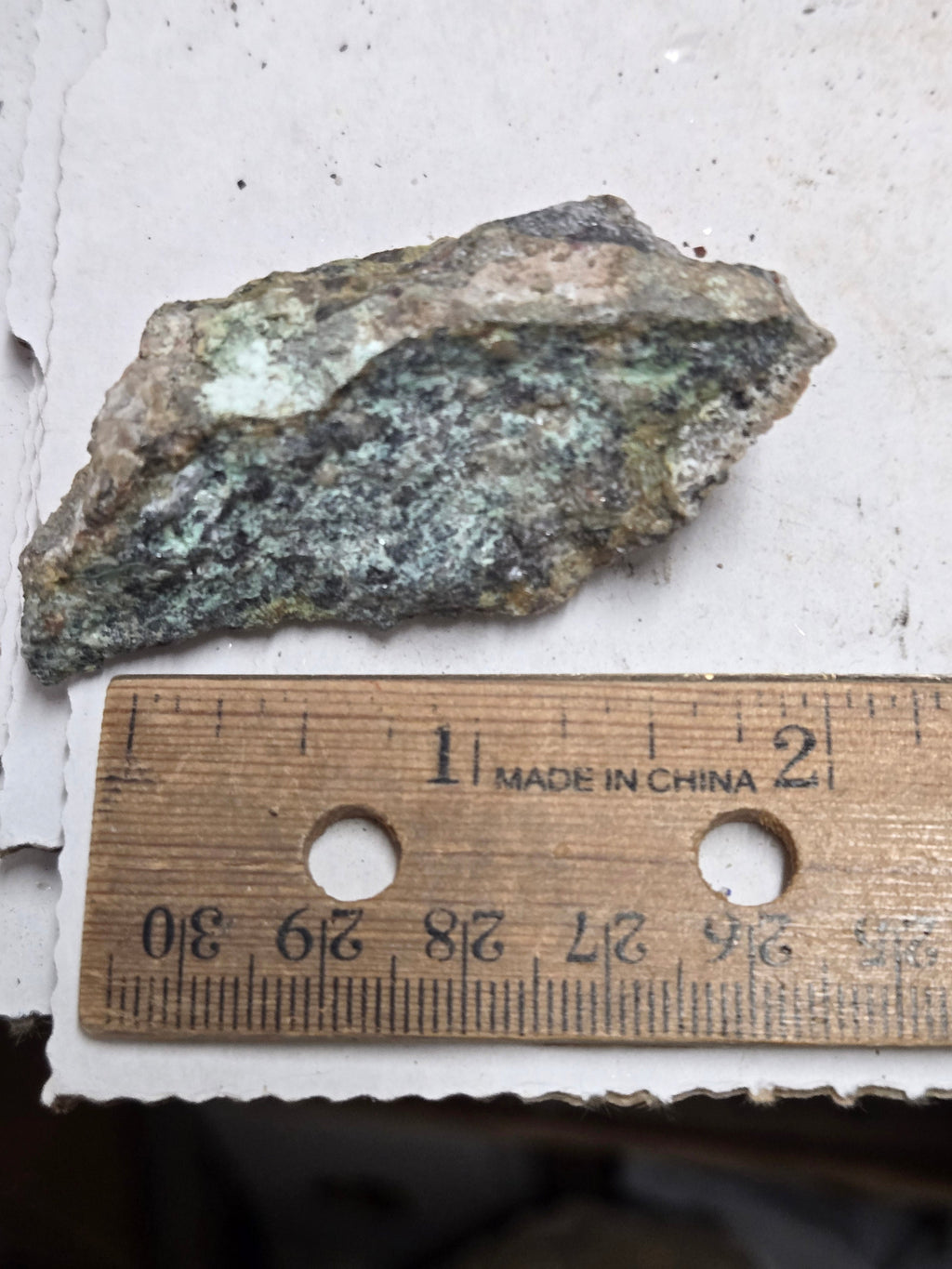 Lavendulan with safflorite