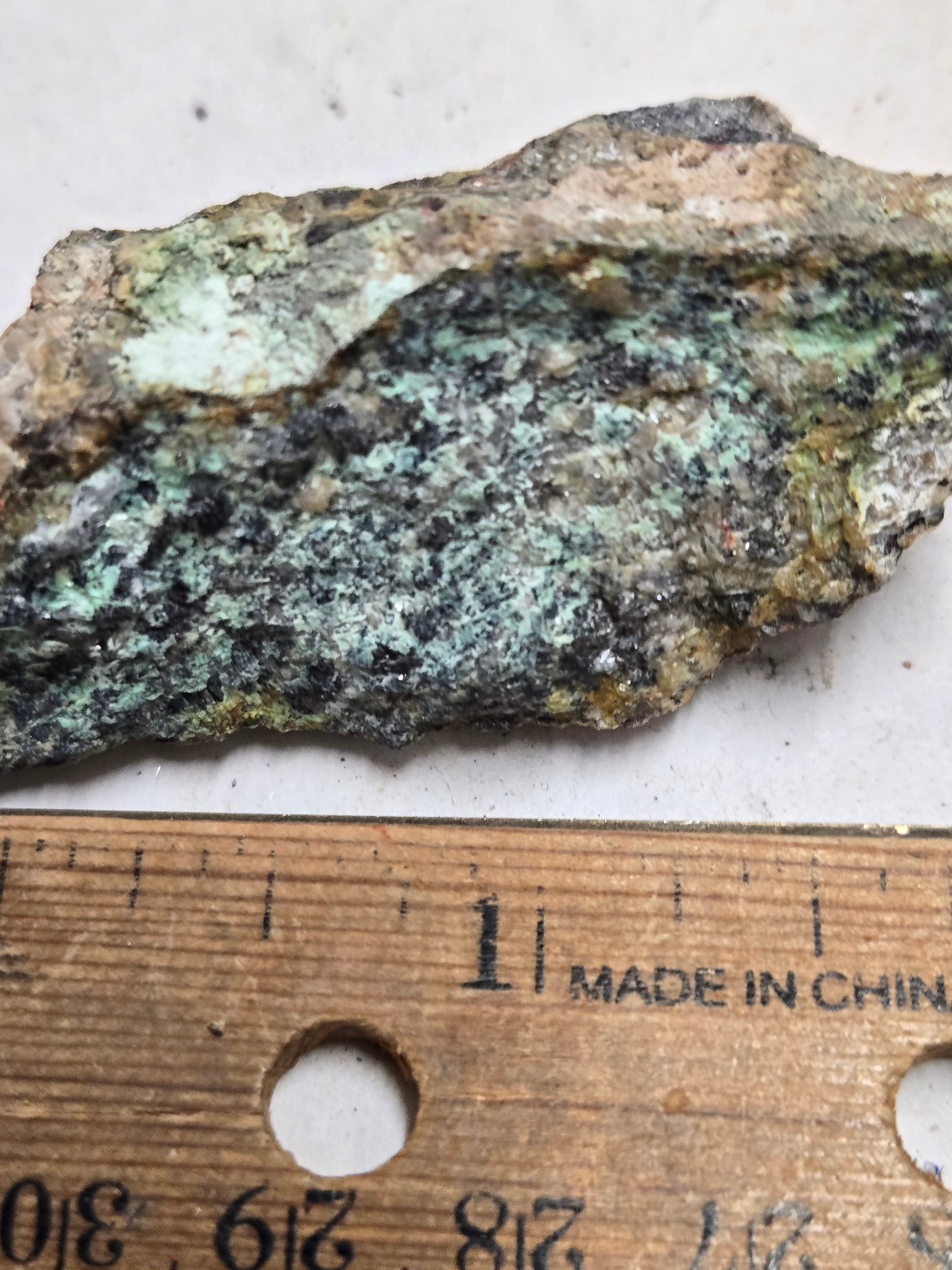 Lavendulan with safflorite