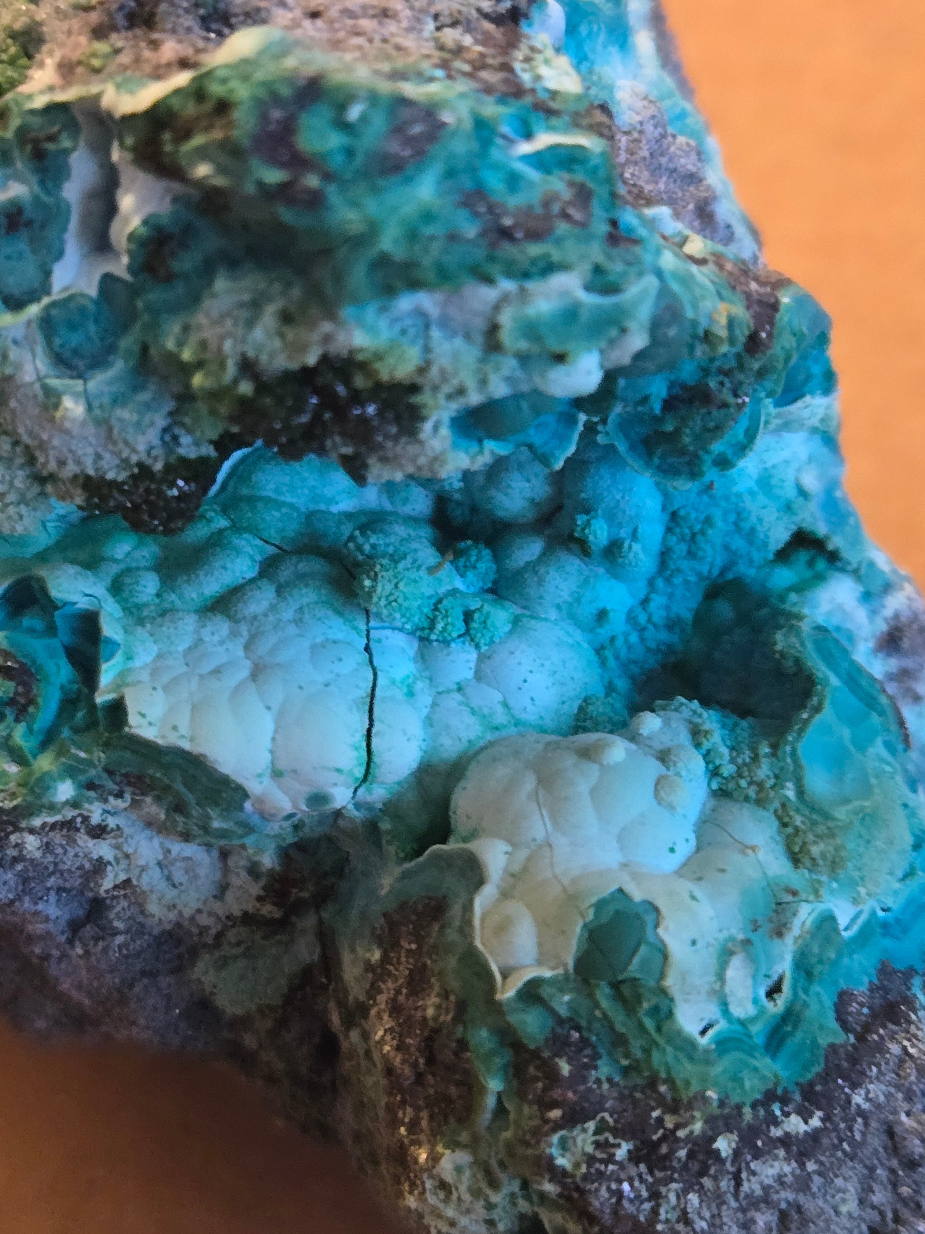 Libethenite and Malachite on chrysocolla