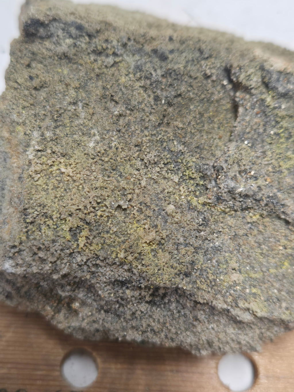 Liebigite with vanoxite