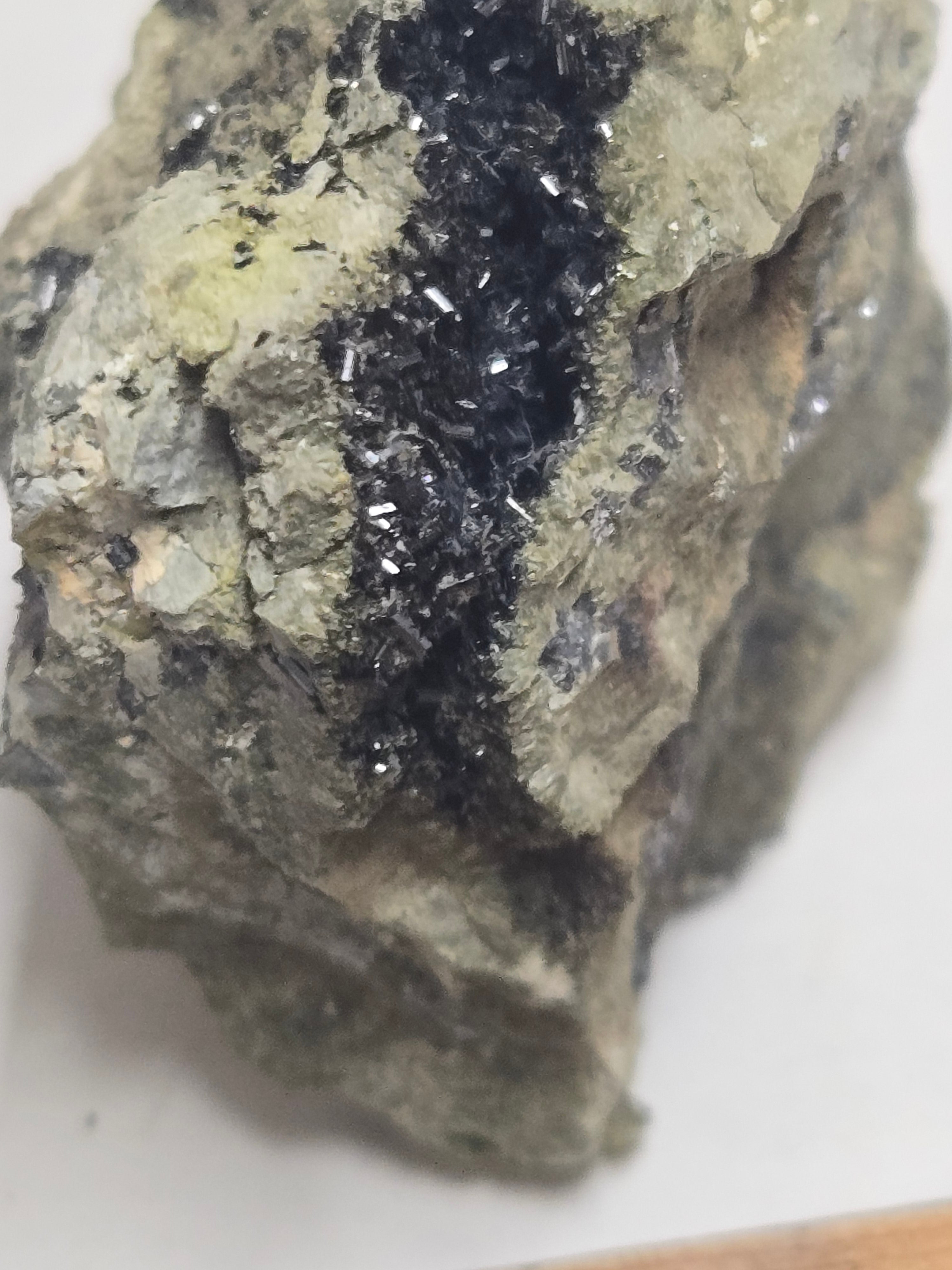 Manganbabingtonite w johannsenite specimen