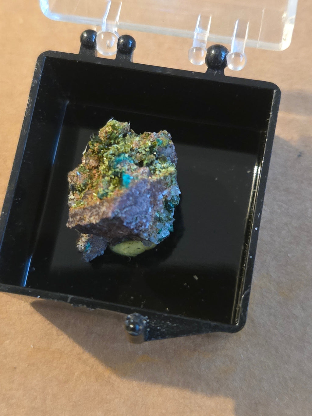 Olivenite w Quartz