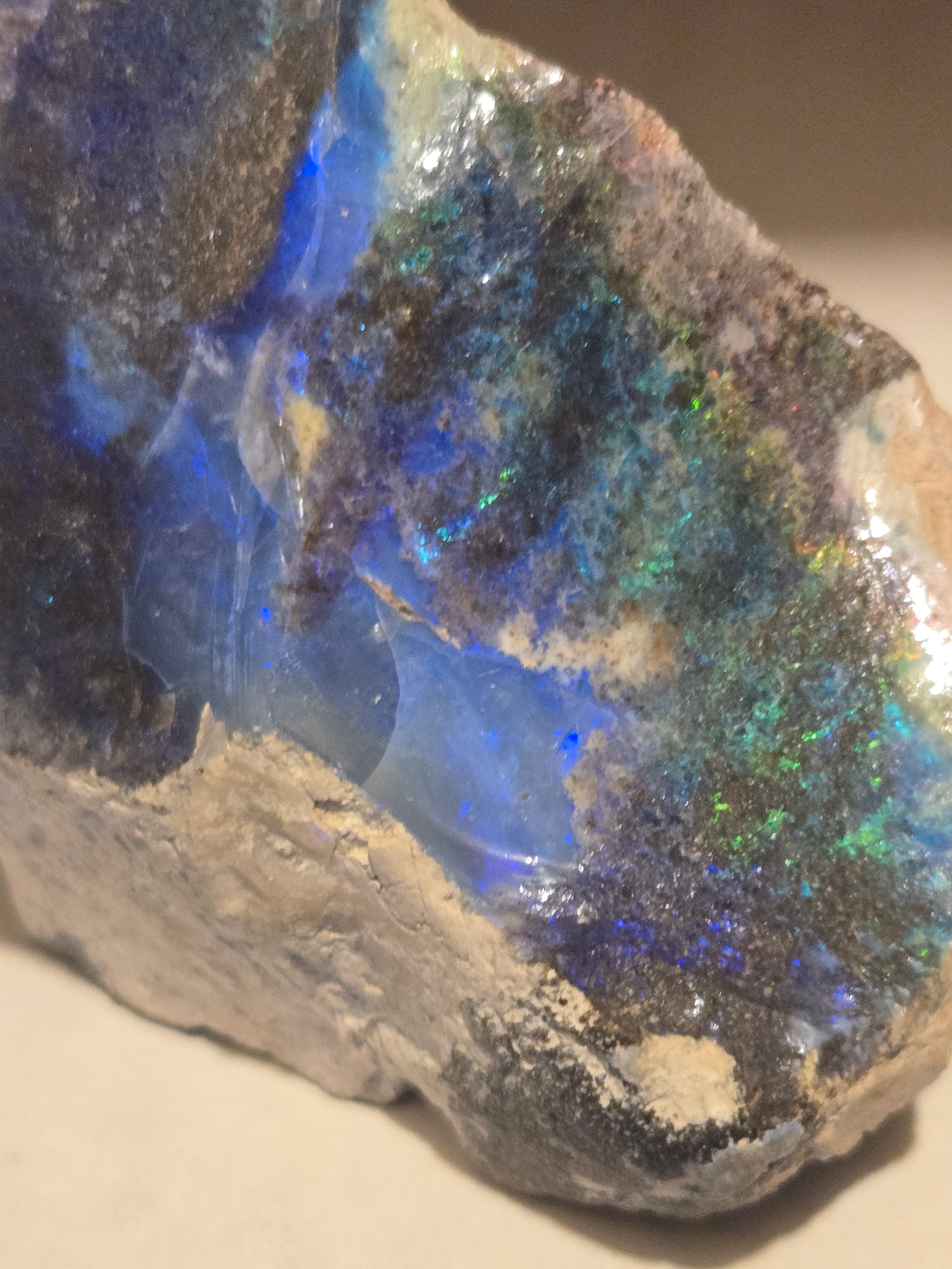 Opal specimen