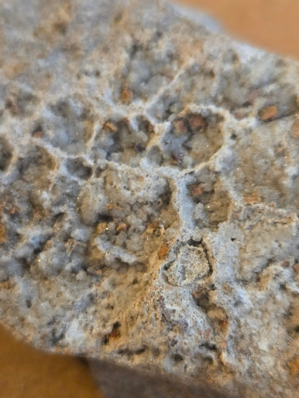 Osumilite specimen
