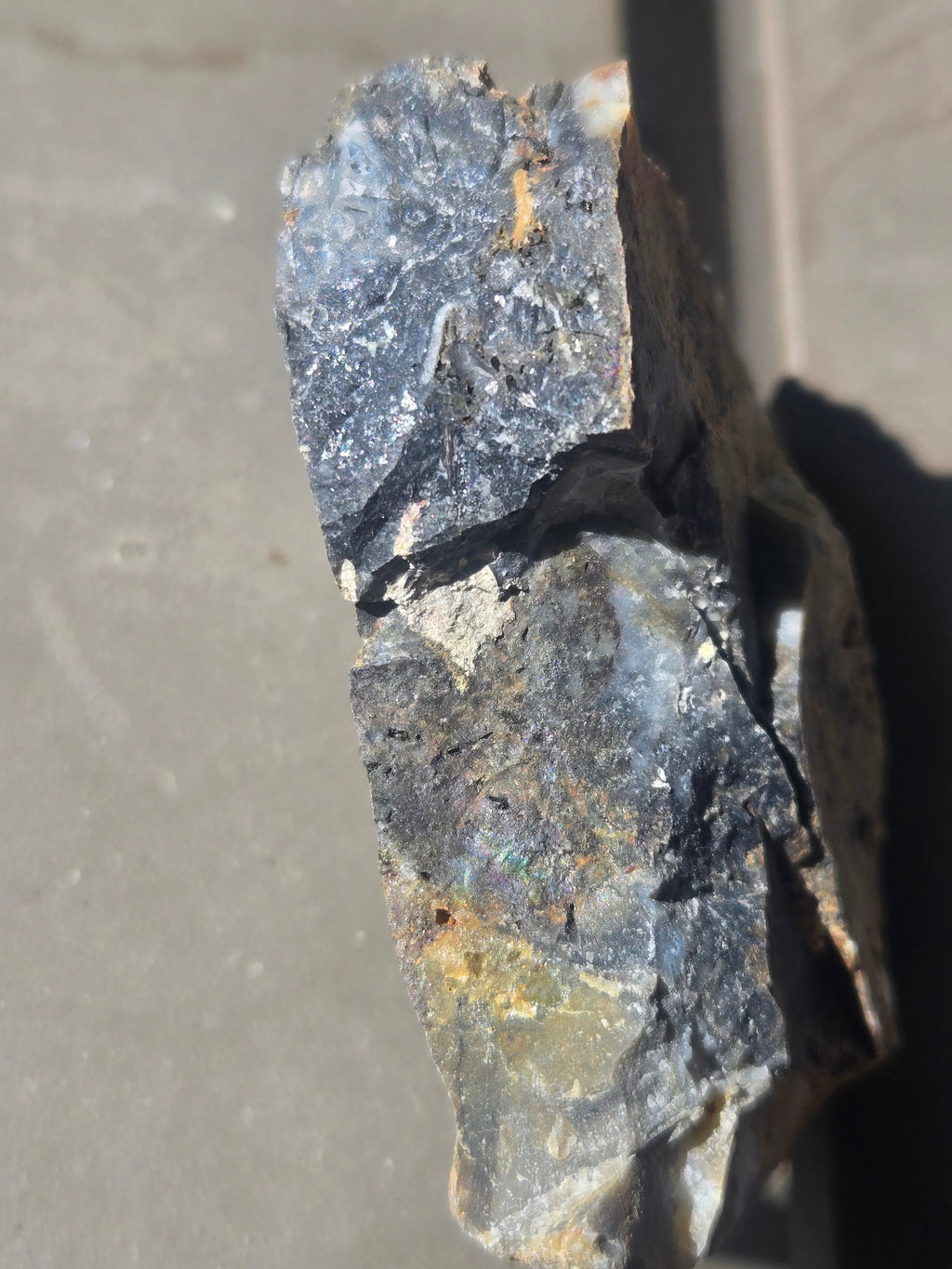 Parapierrotite with avicennite