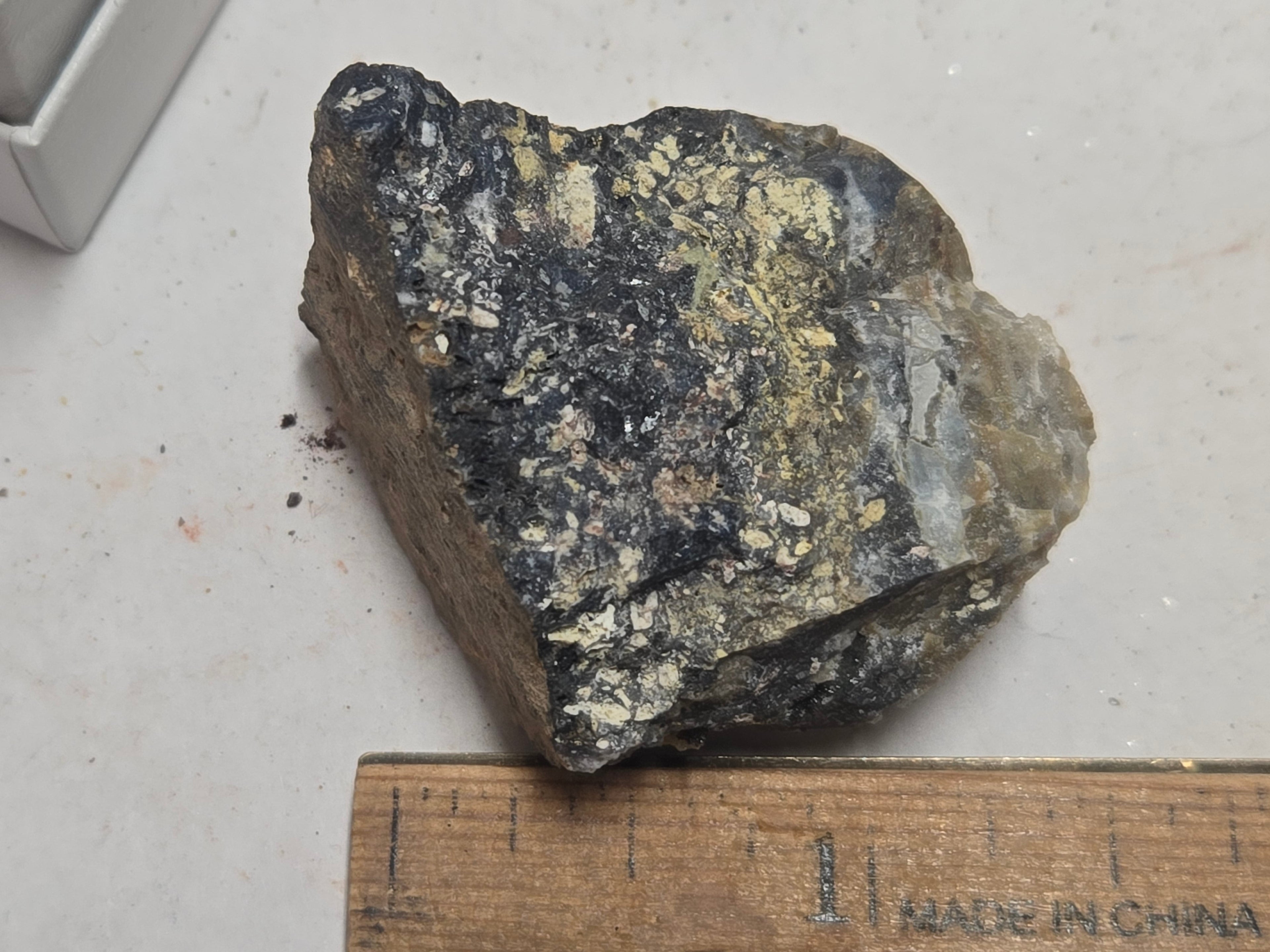 Parapierrotite with avicennite