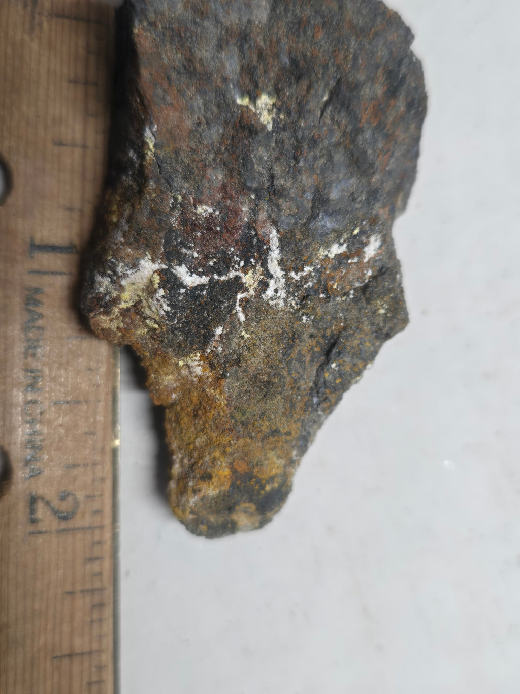 Pascoite on corvusite