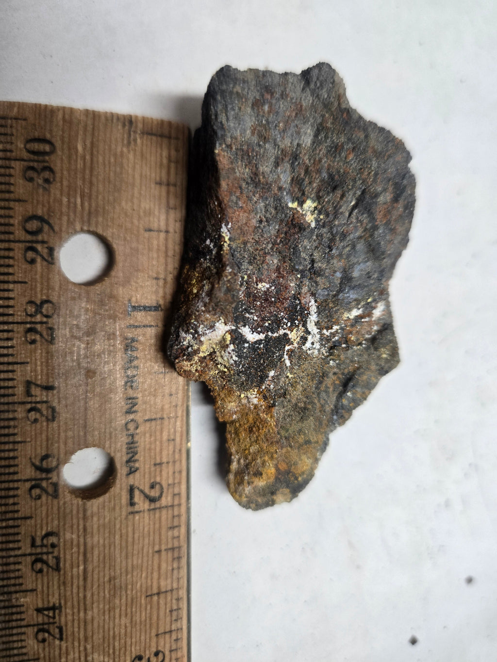 Pascoite on corvusite