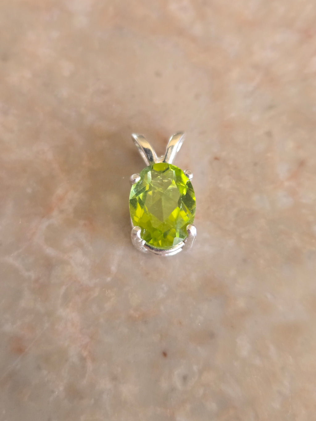 Peridot oval Pendant