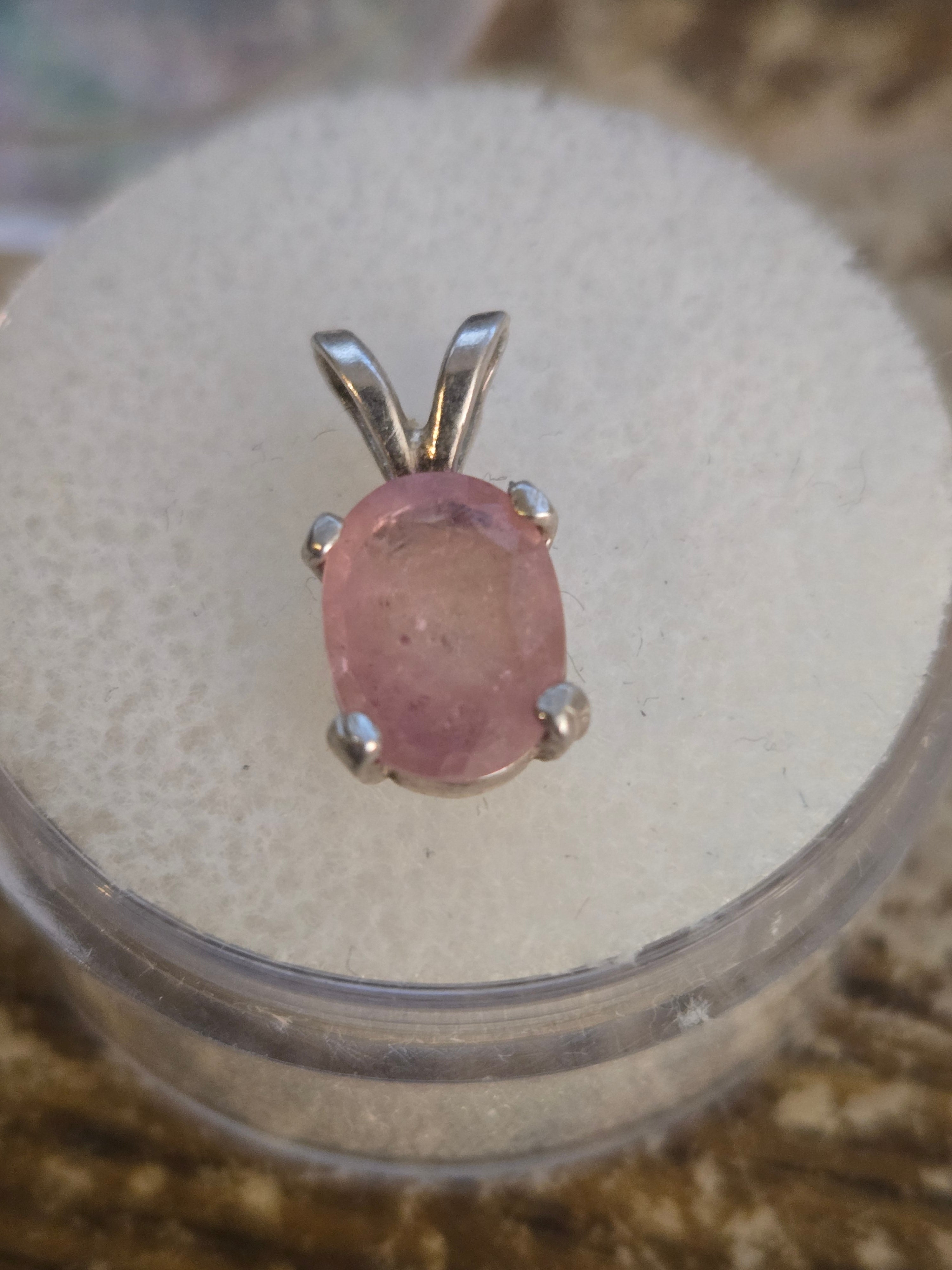 Pink sapphire pendant