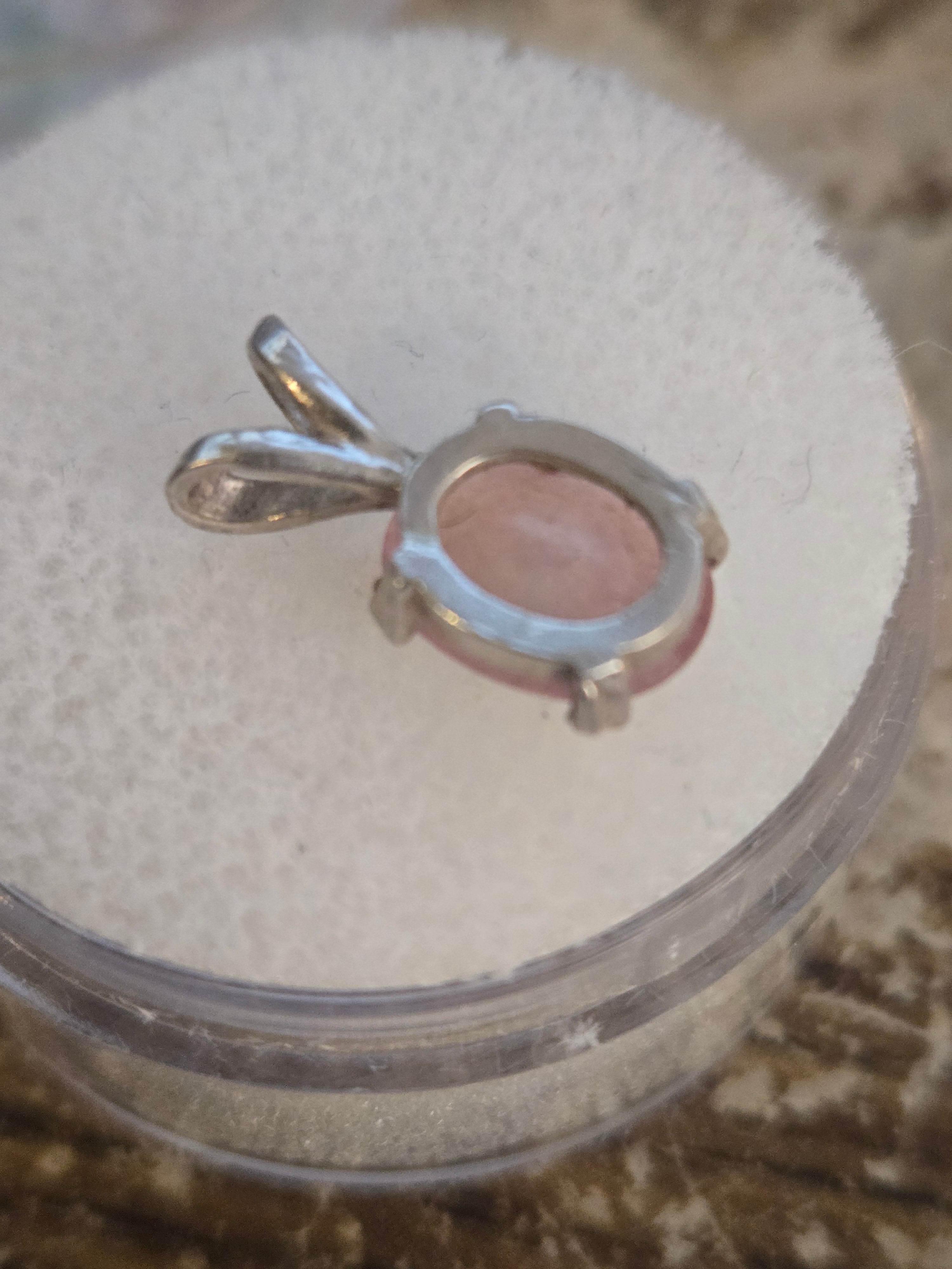 Pink sapphire pendant