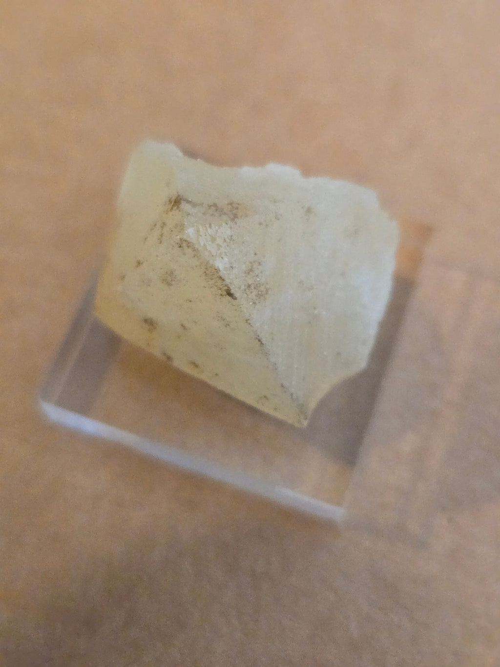 Powellite crystal