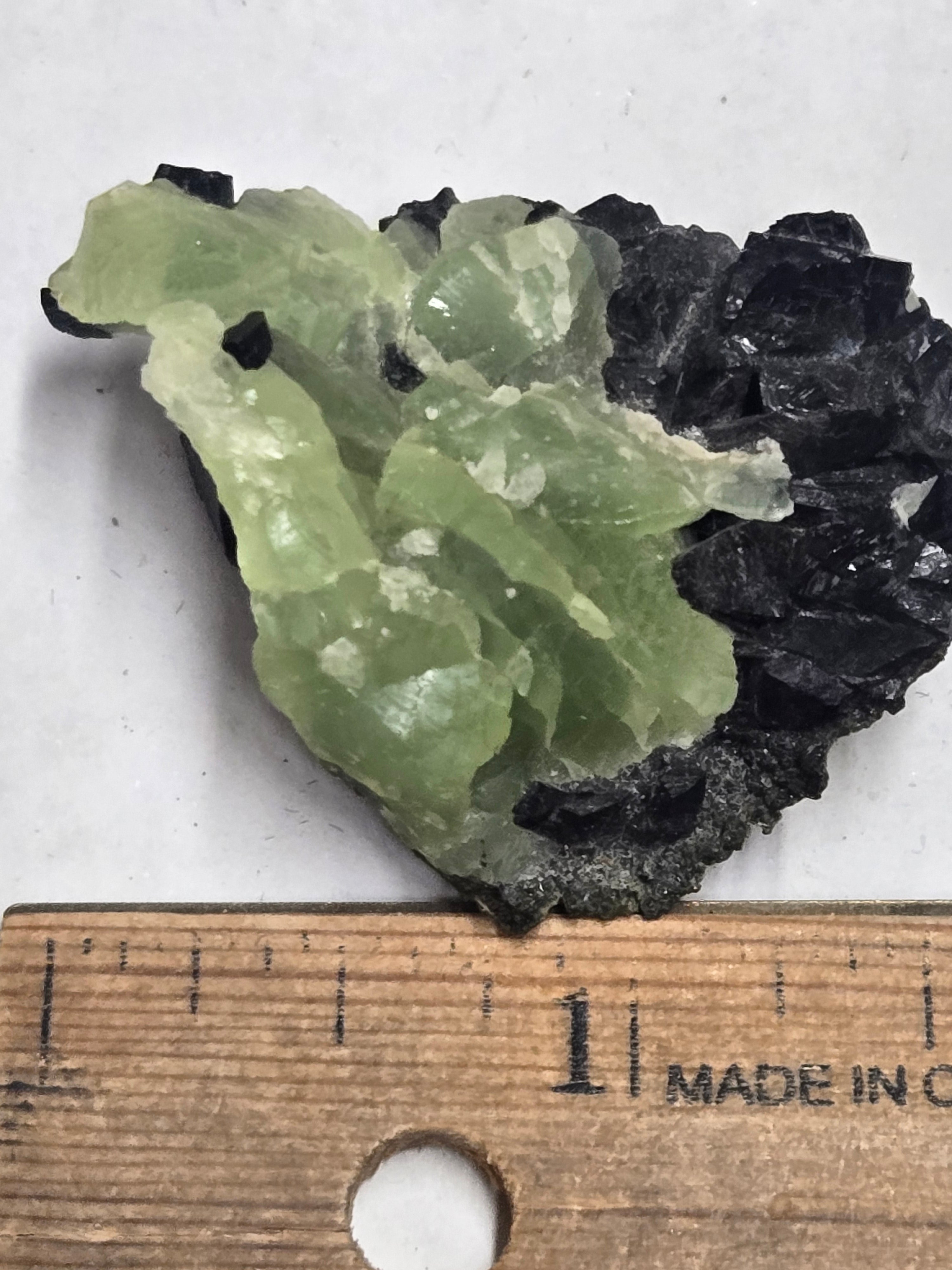 Prehnite on Babingtonite