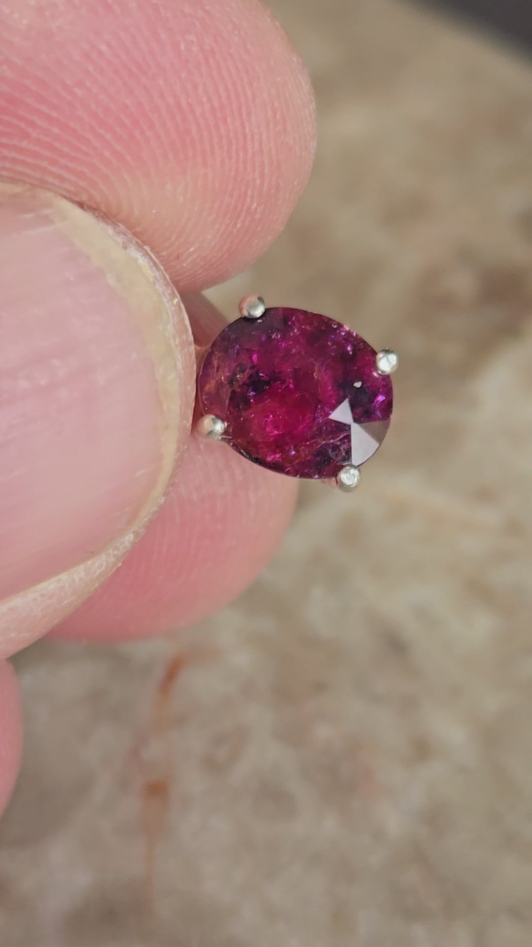Winza Ruby Oval pendant