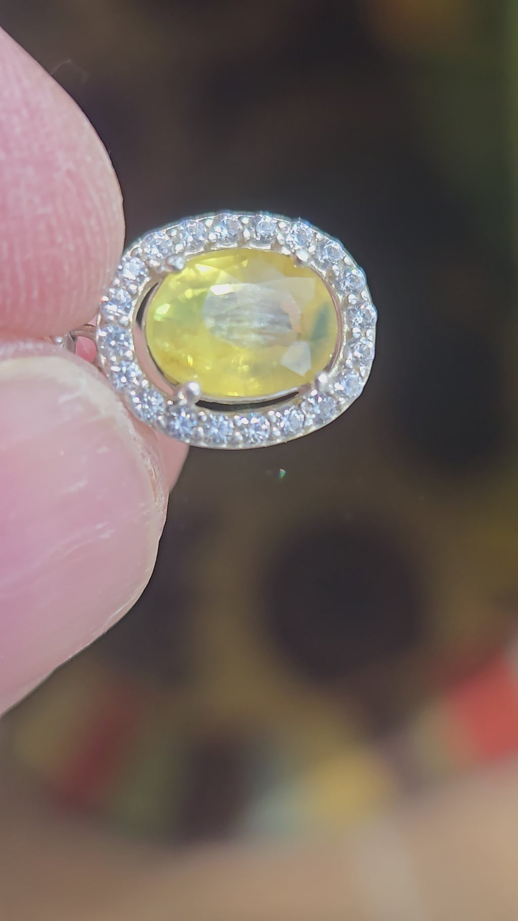 Yellow sapphire oval pendant