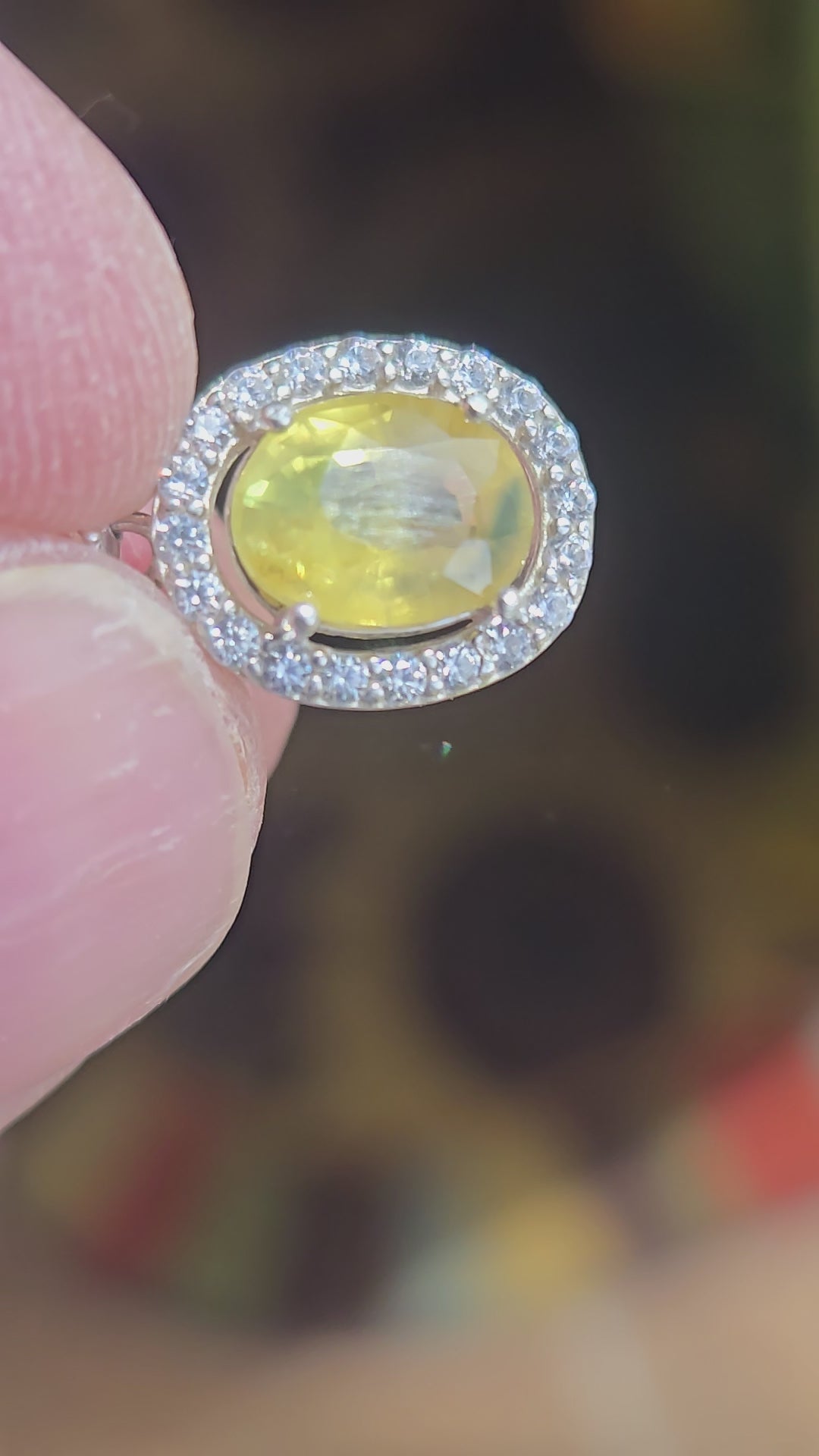 Yellow sapphire oval pendant
