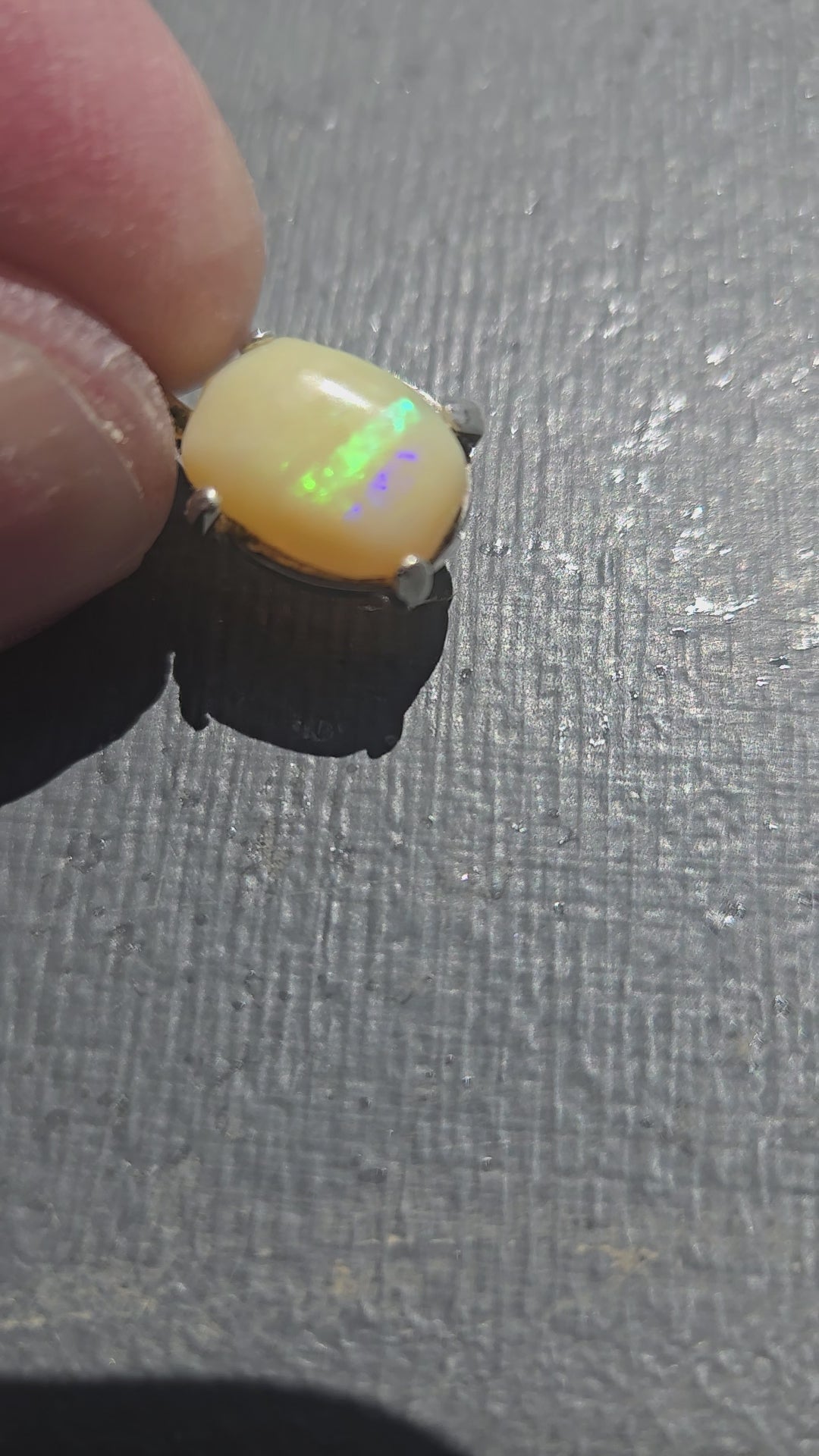 Welo Opal pendant