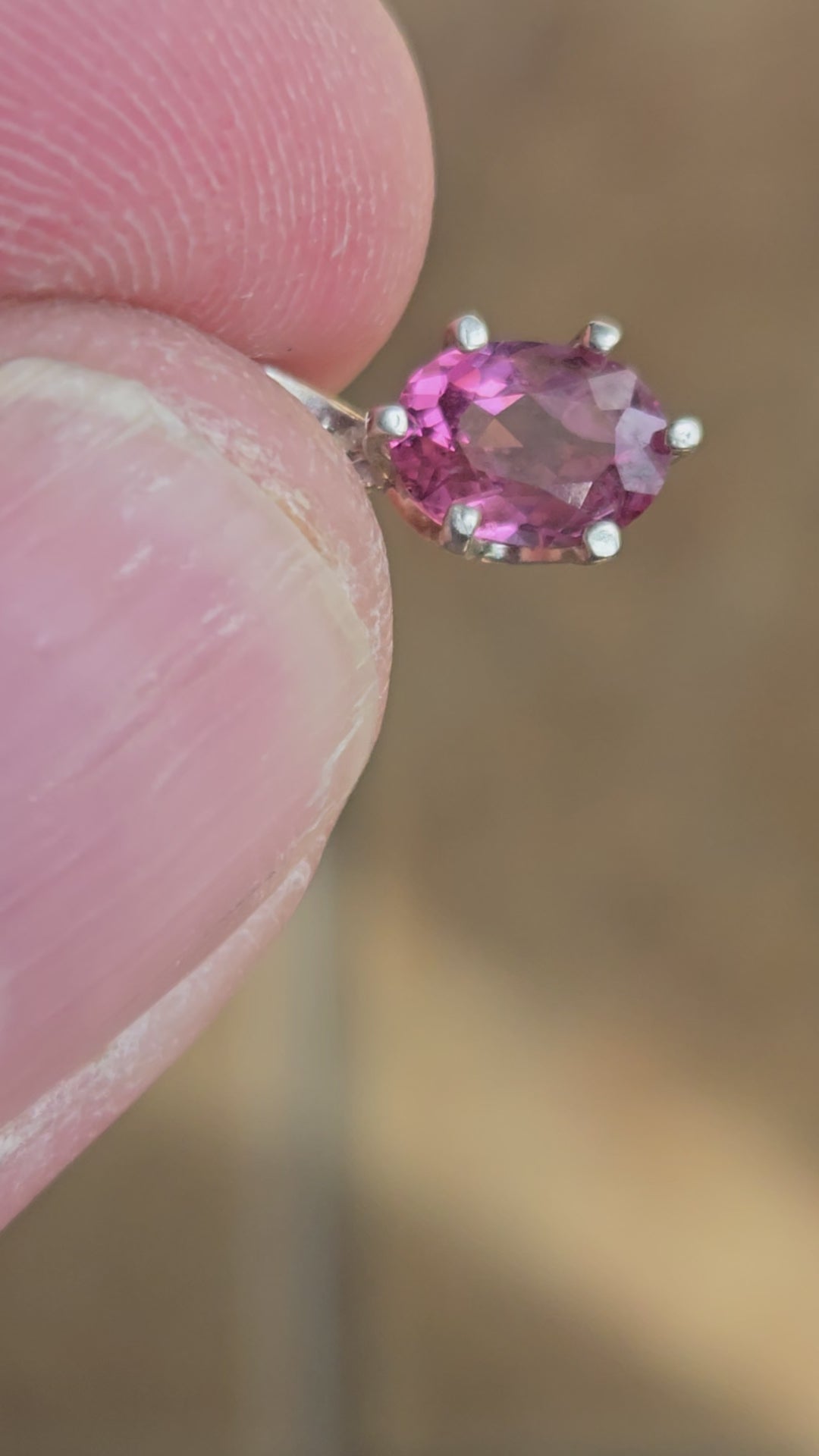 Pink sapphire pendant