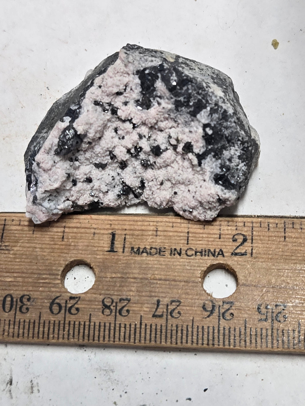 Proustite with rhodochrosite on quartz