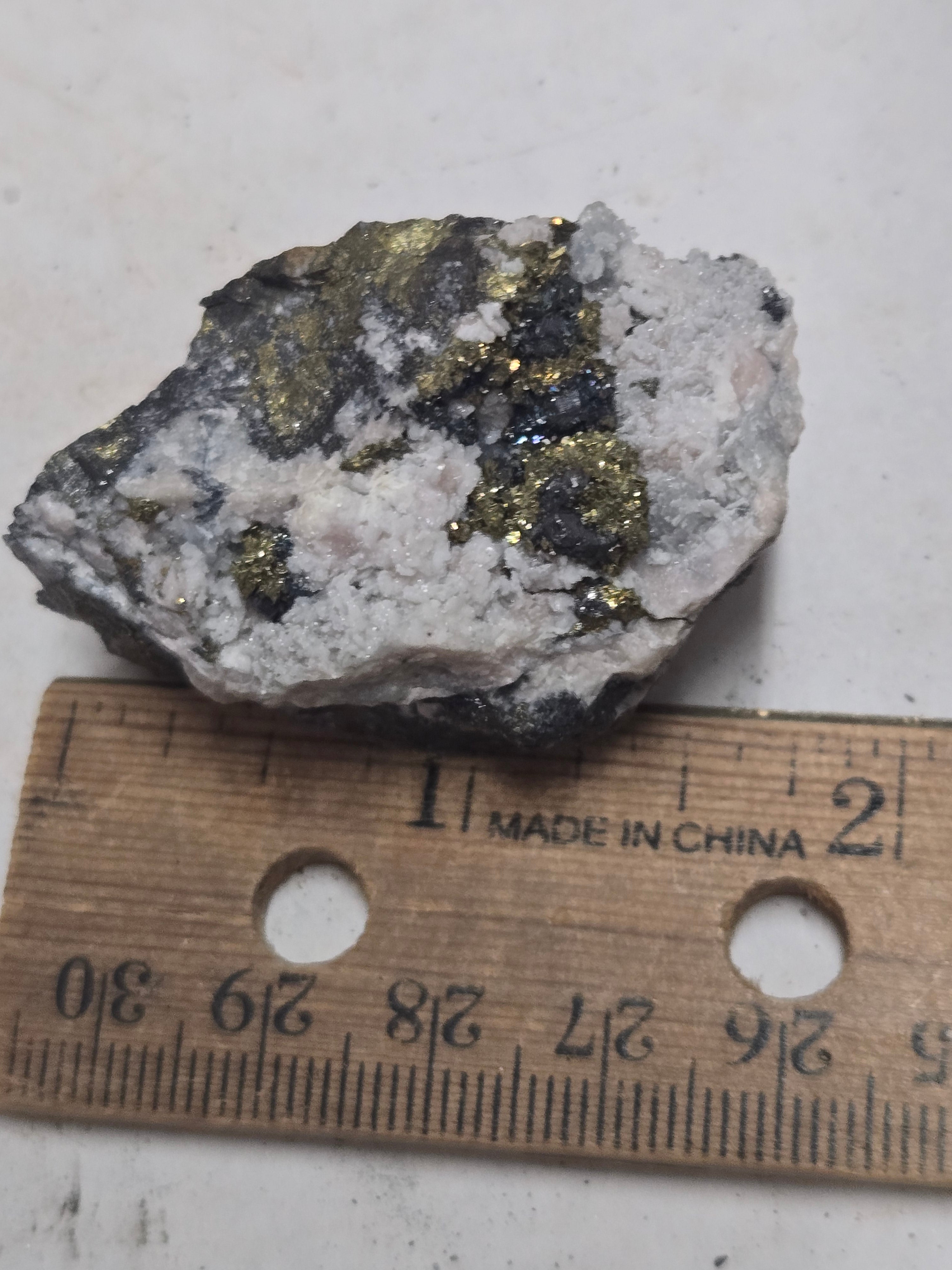 Pyrargyrite on rhodochrosite