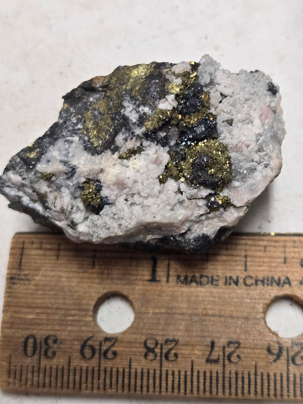 Pyrargyrite on rhodochrosite