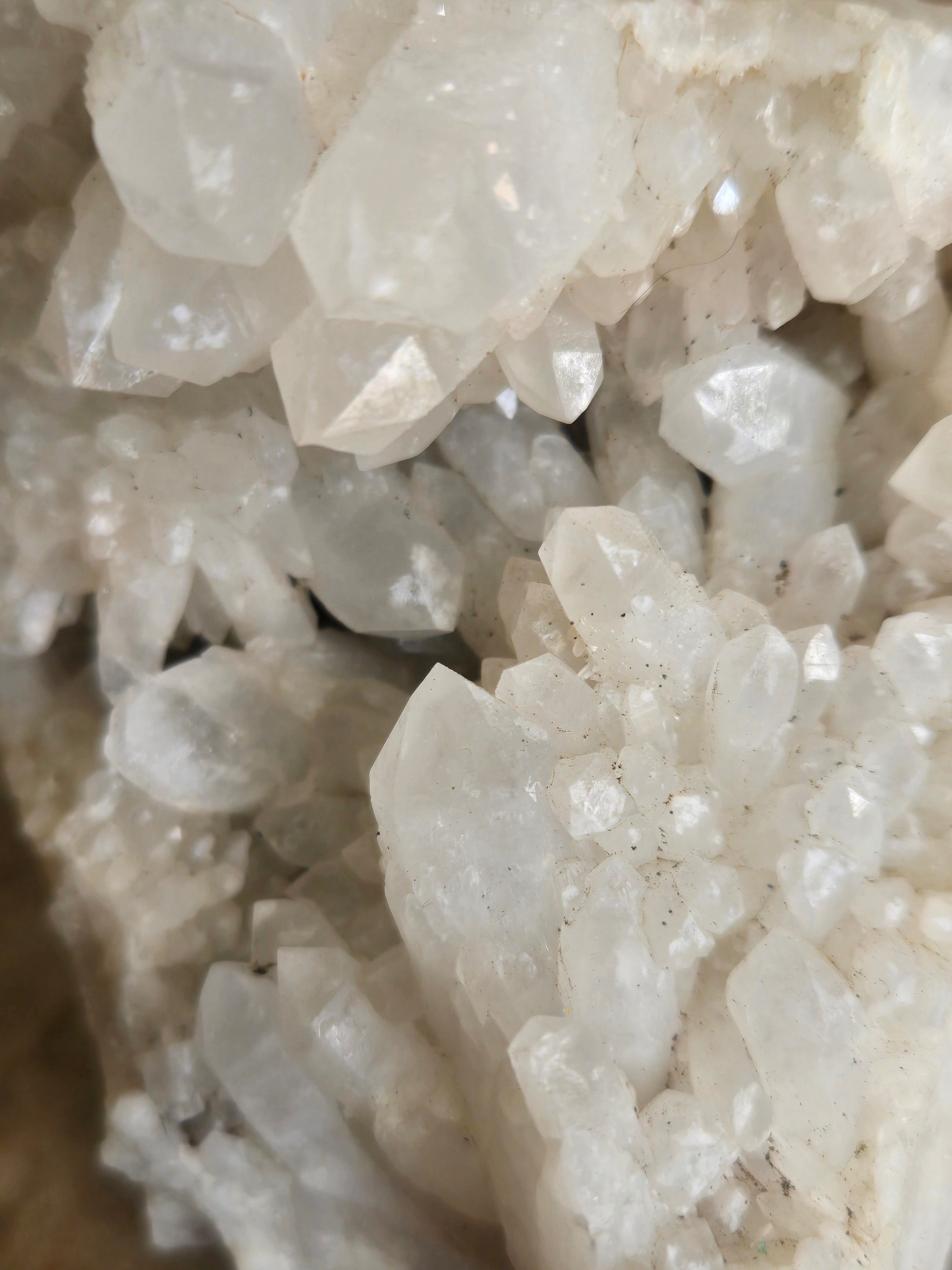Quartz cluster