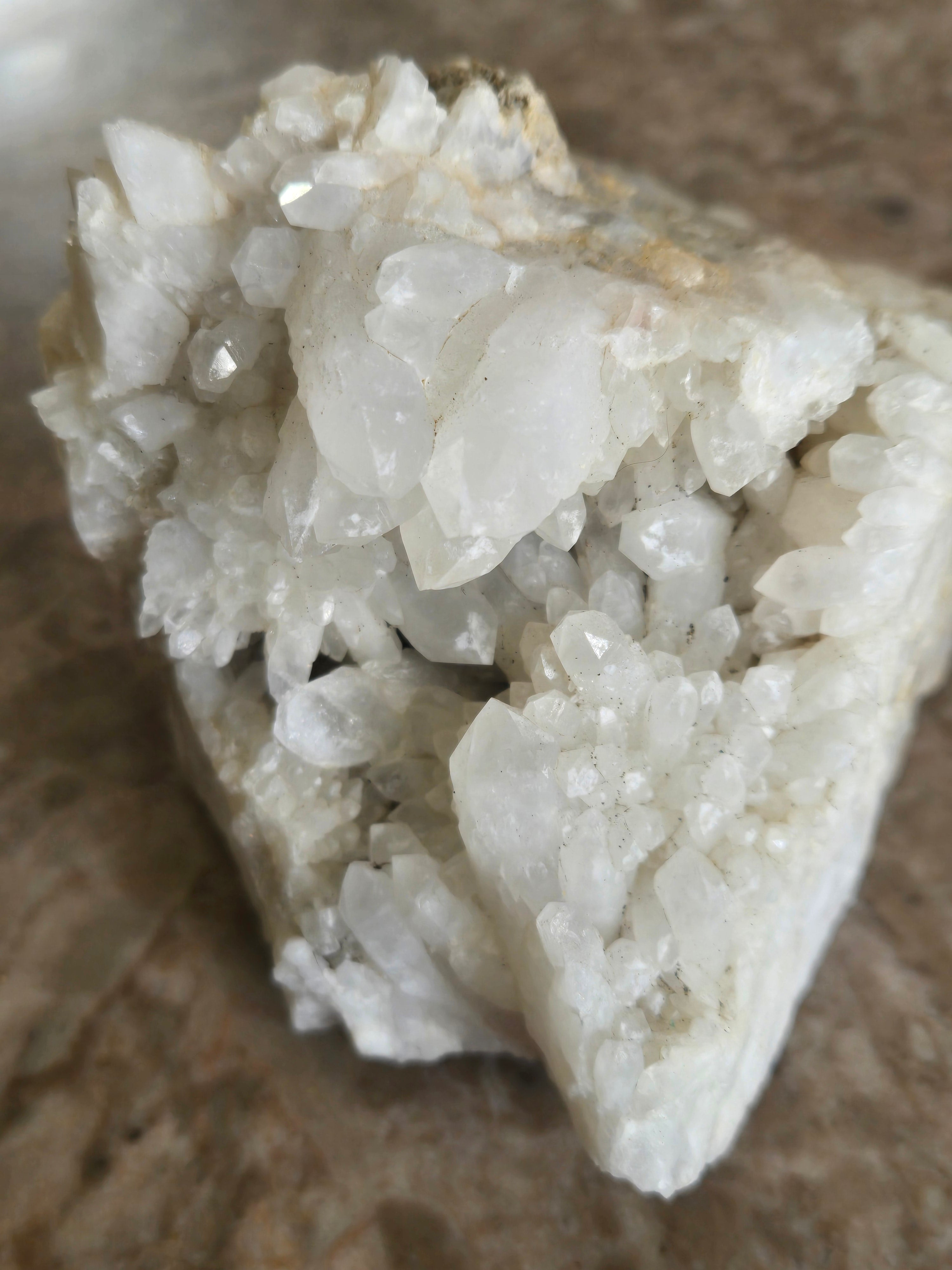 Quartz cluster