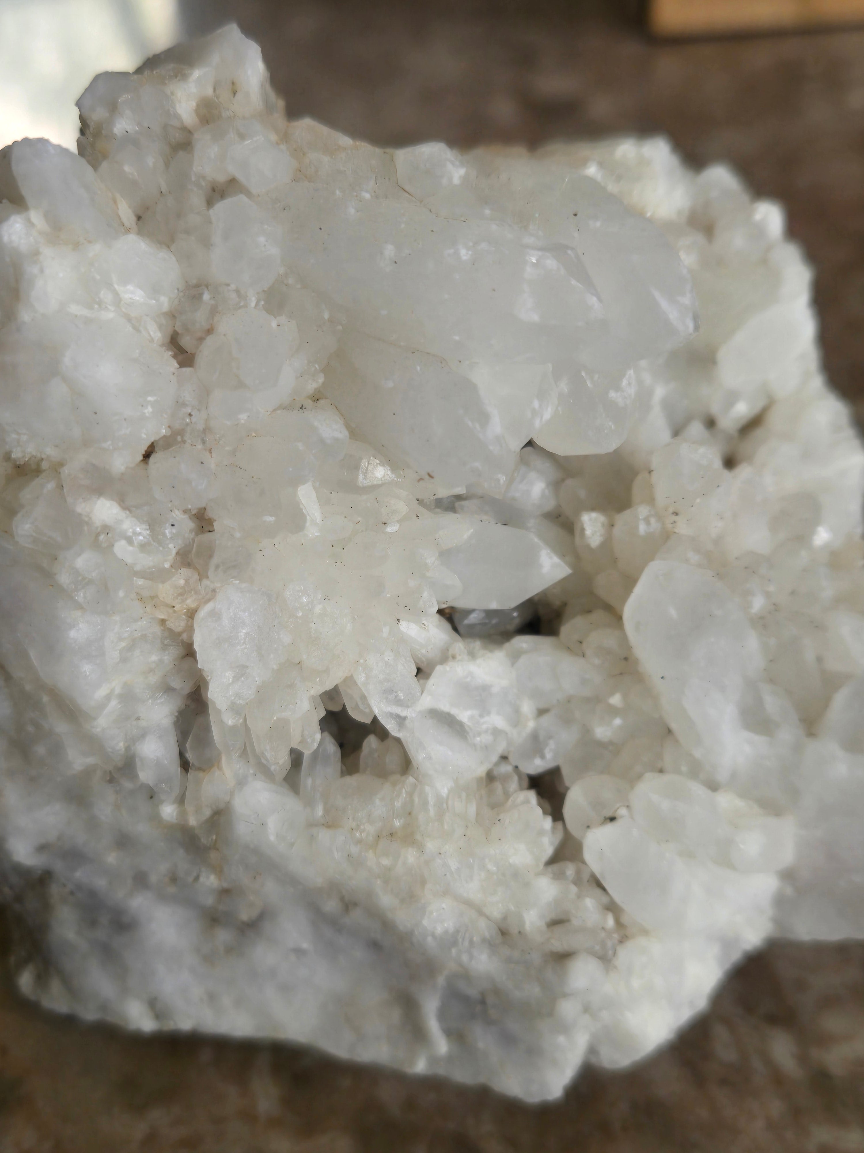 Quartz cluster