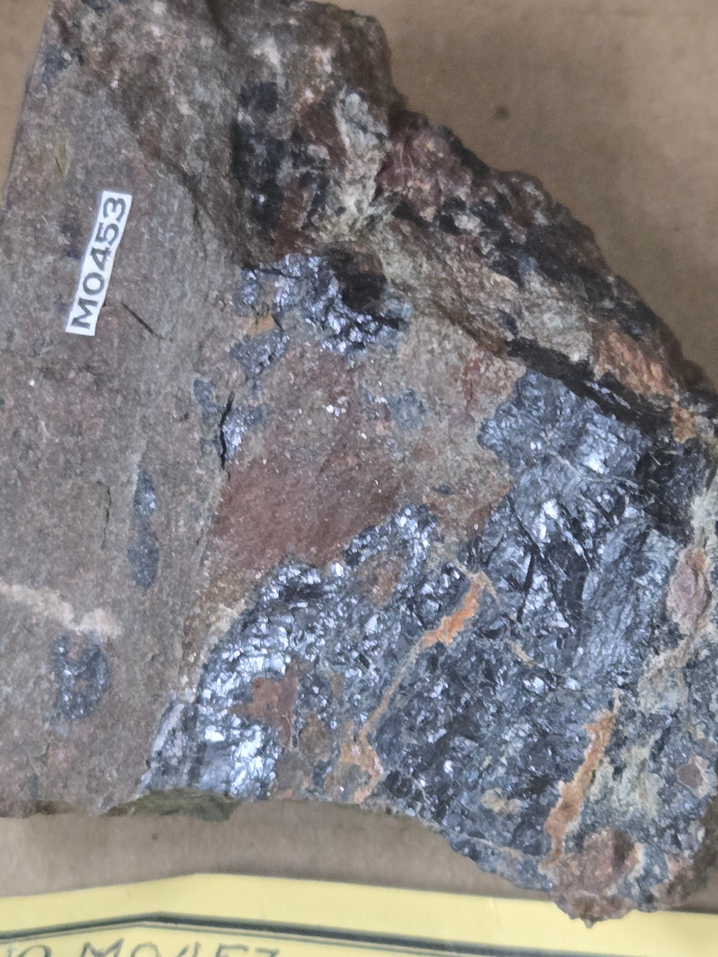 Uraninite specimen