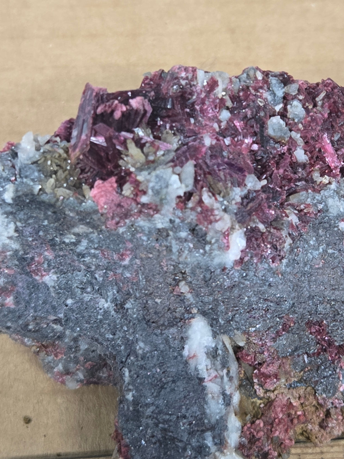 Erythrite