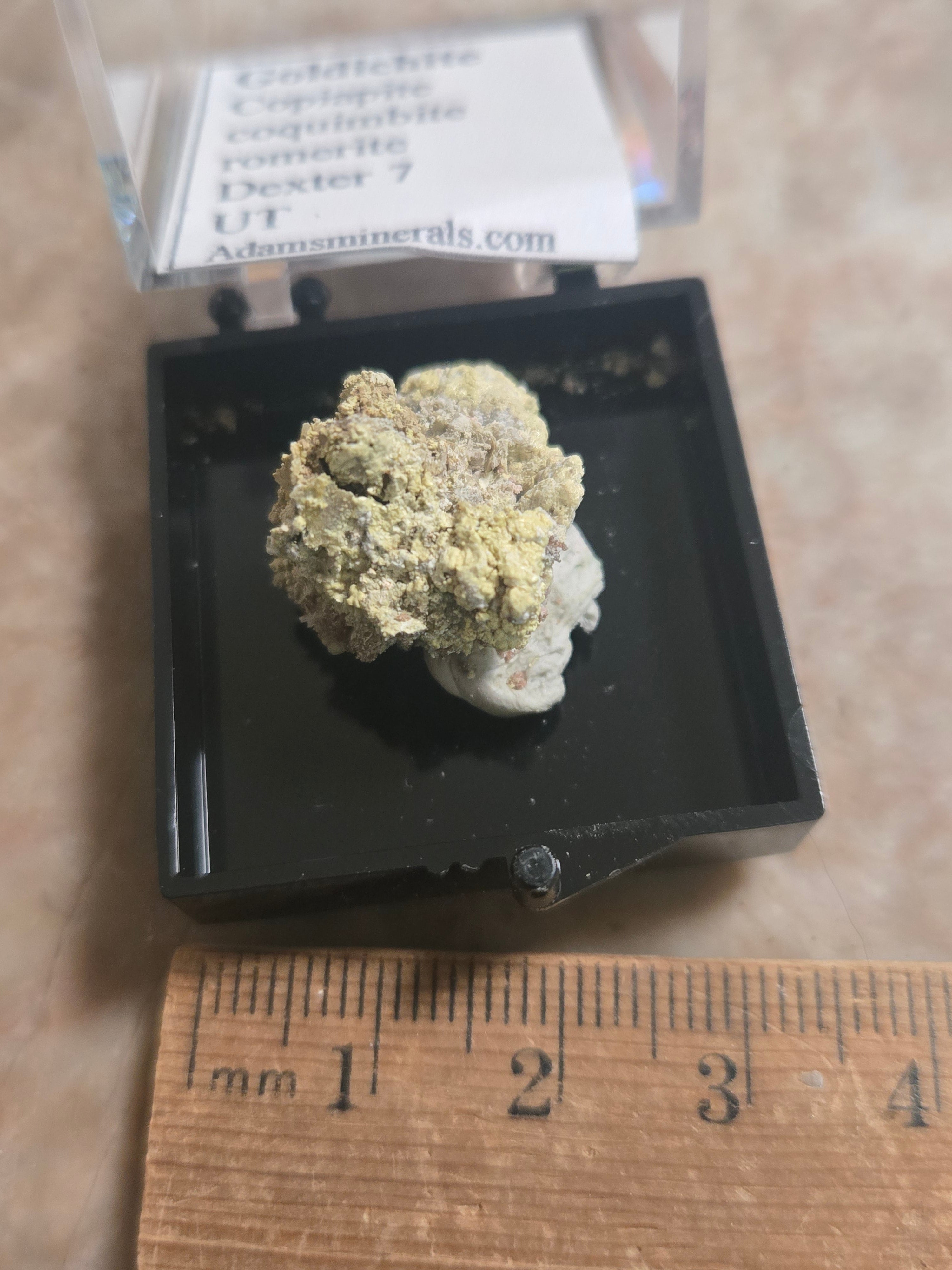 Goldichite copiapite coquimbite romerite
