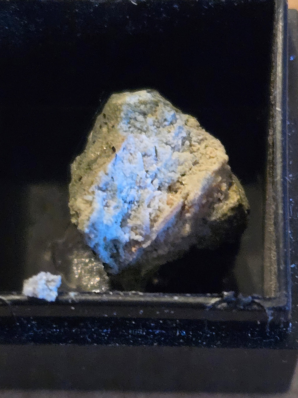 Raite Zorite specimen