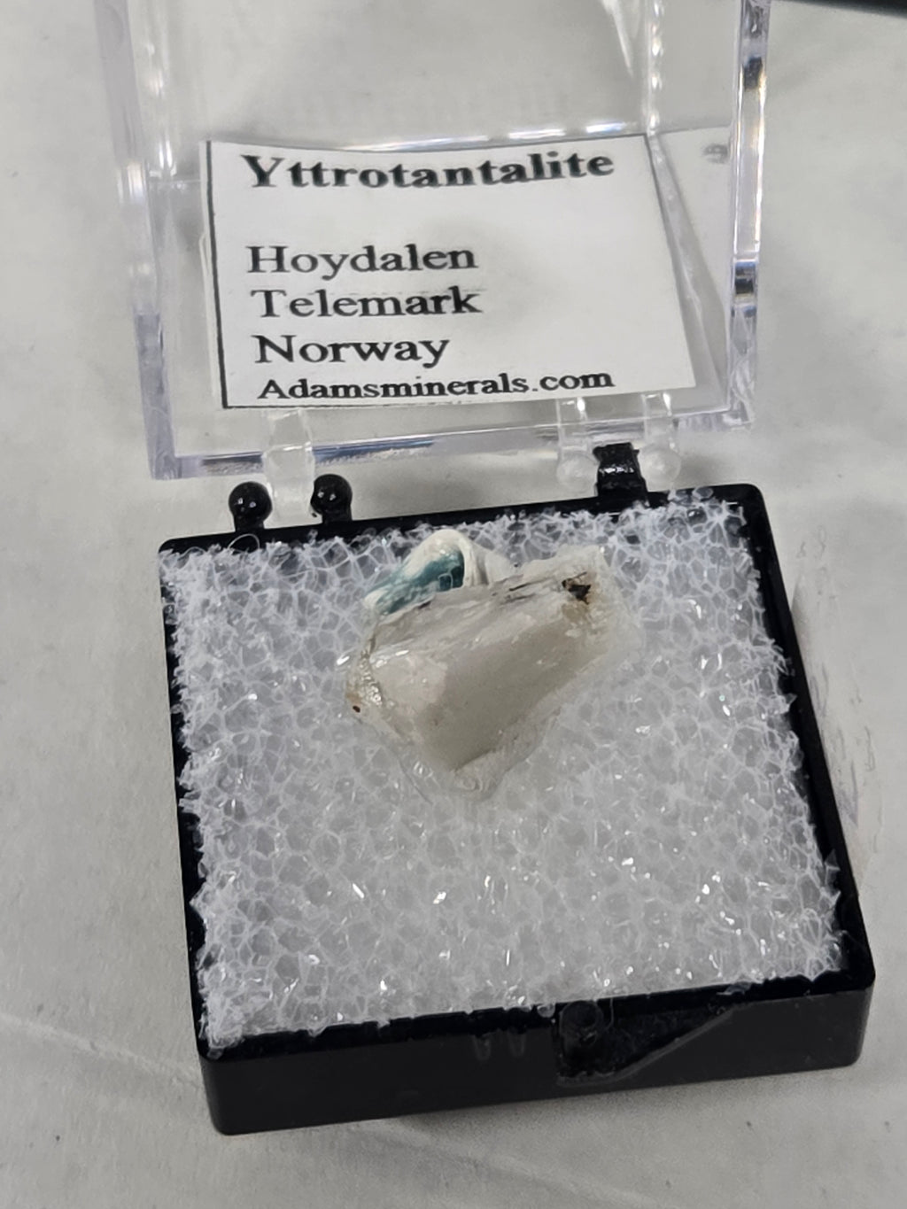 Yttrotantalite