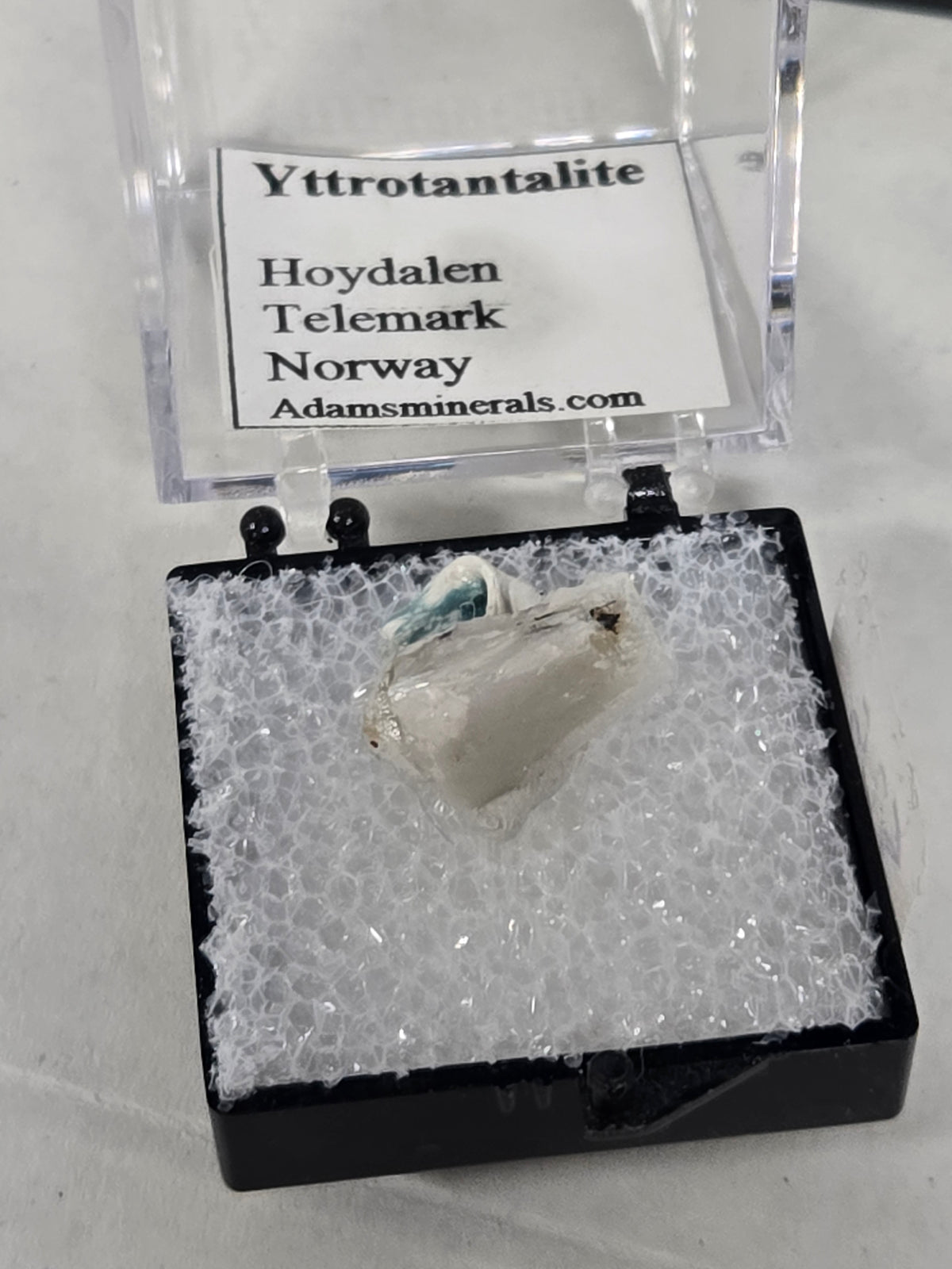 Yttrotantalite